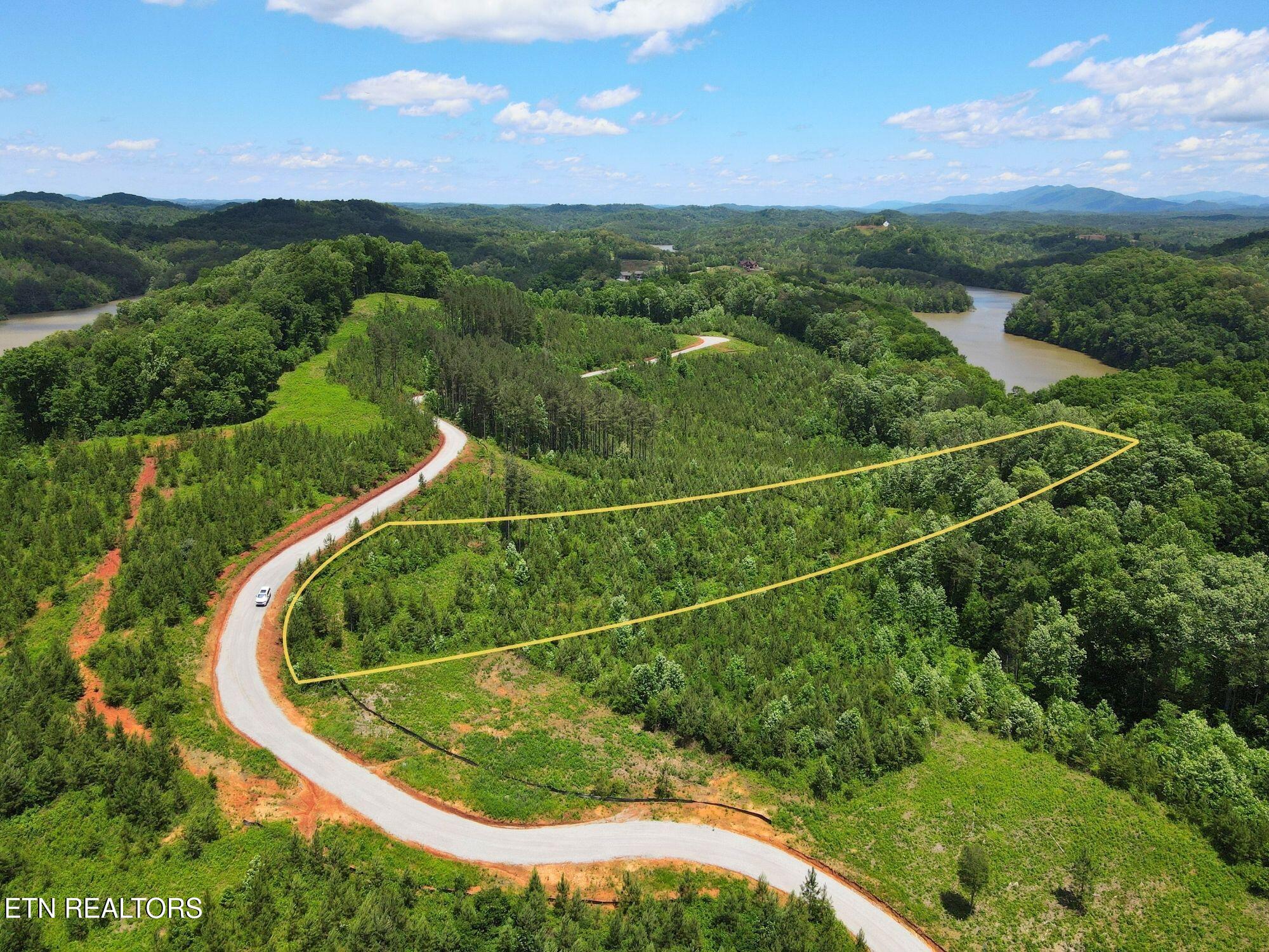 2070 Winding Trail Vonore TN 37885