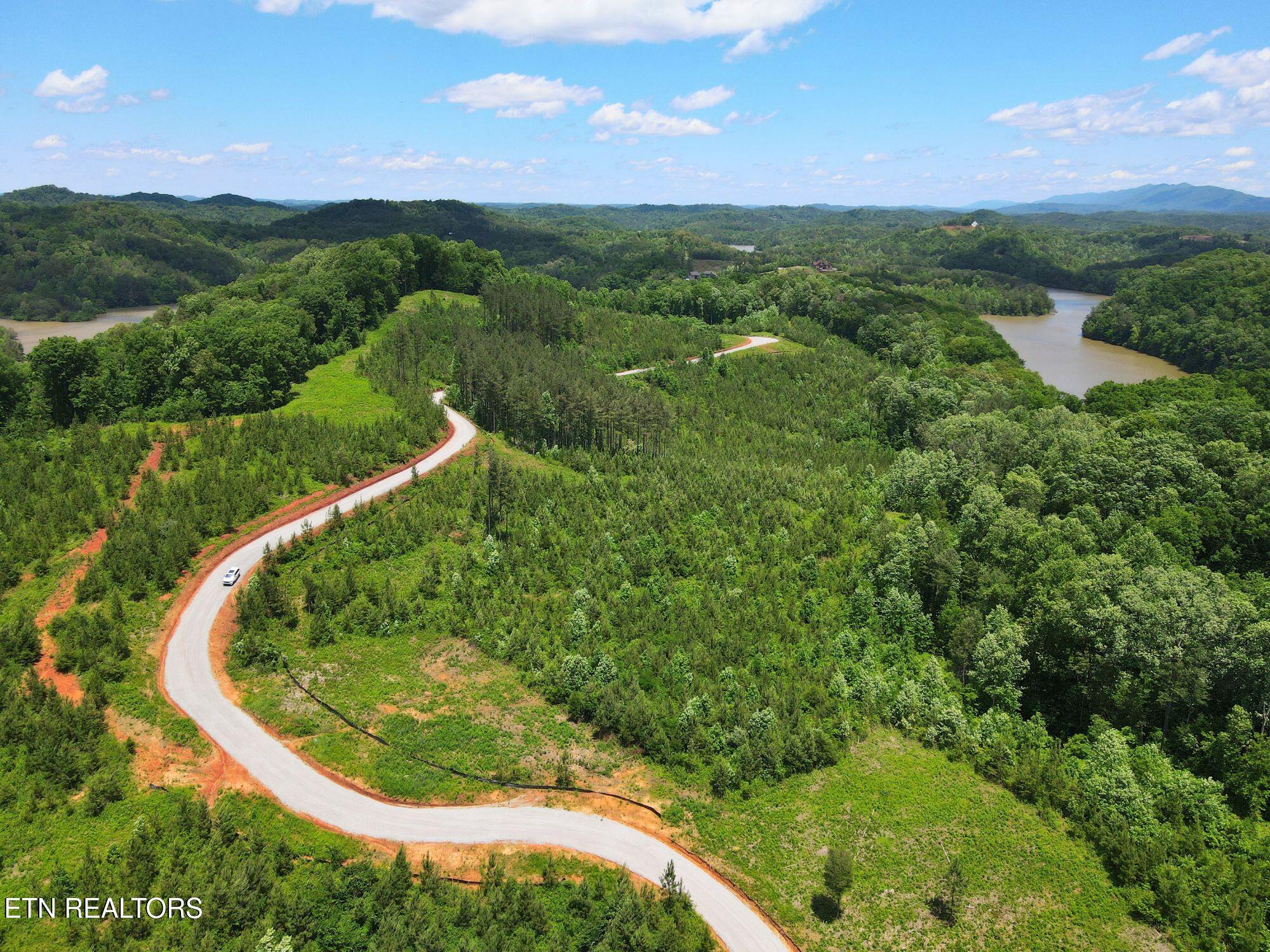 2070 Winding Trail Vonore TN 37885