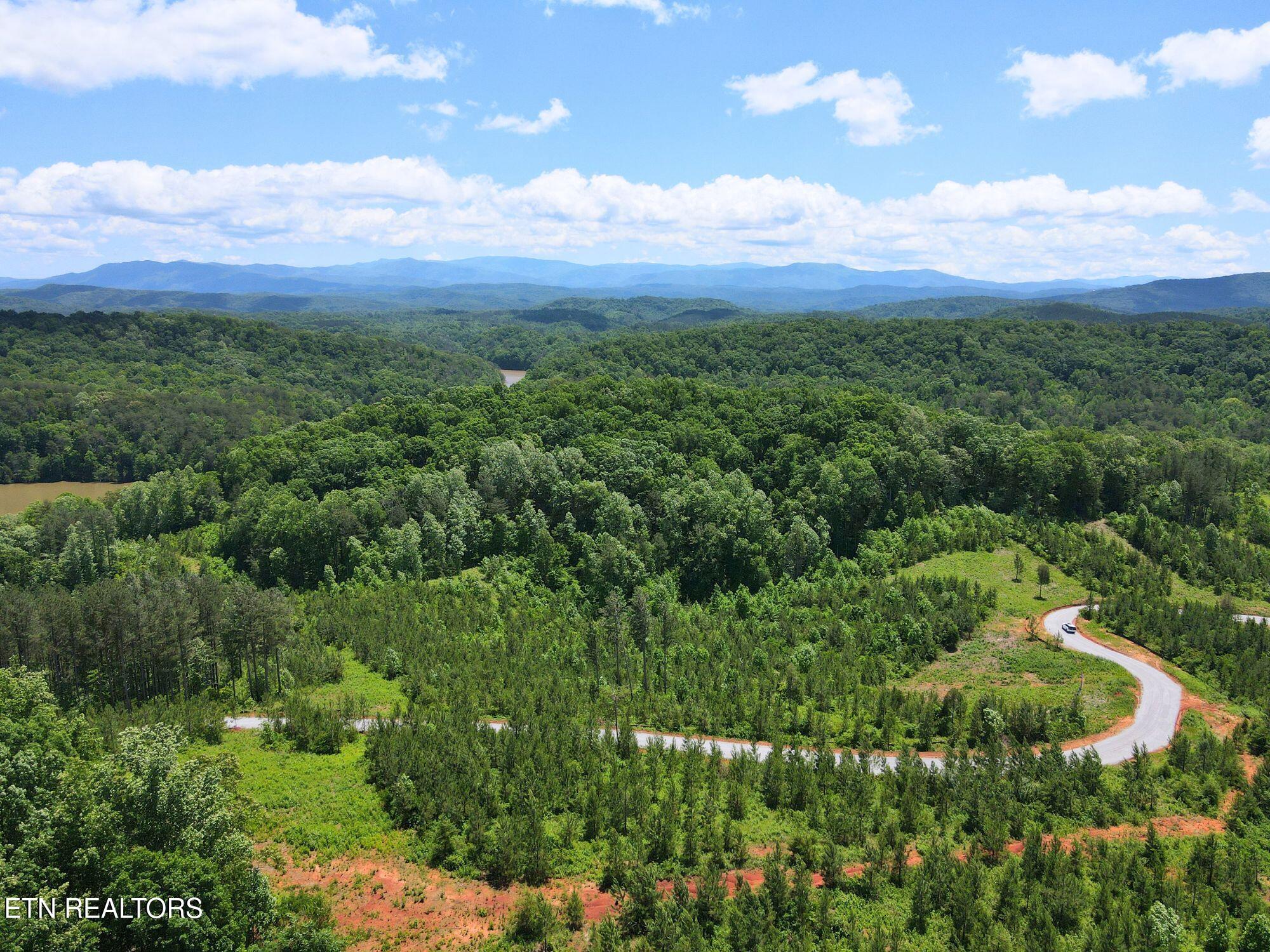 2070 Winding Trail Vonore TN 37885