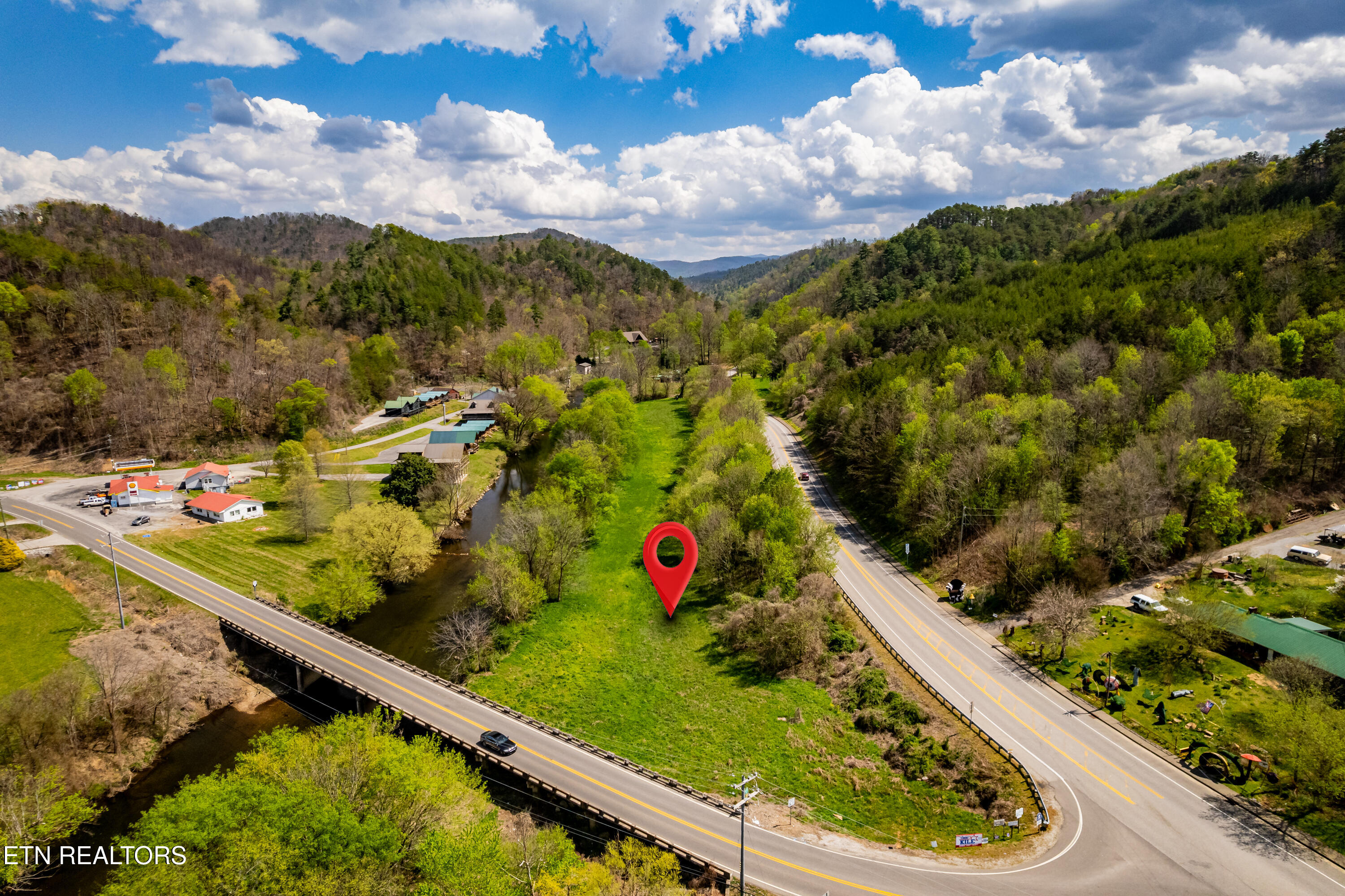 2 Cherohala Skyway Tellico Plains TN 37385