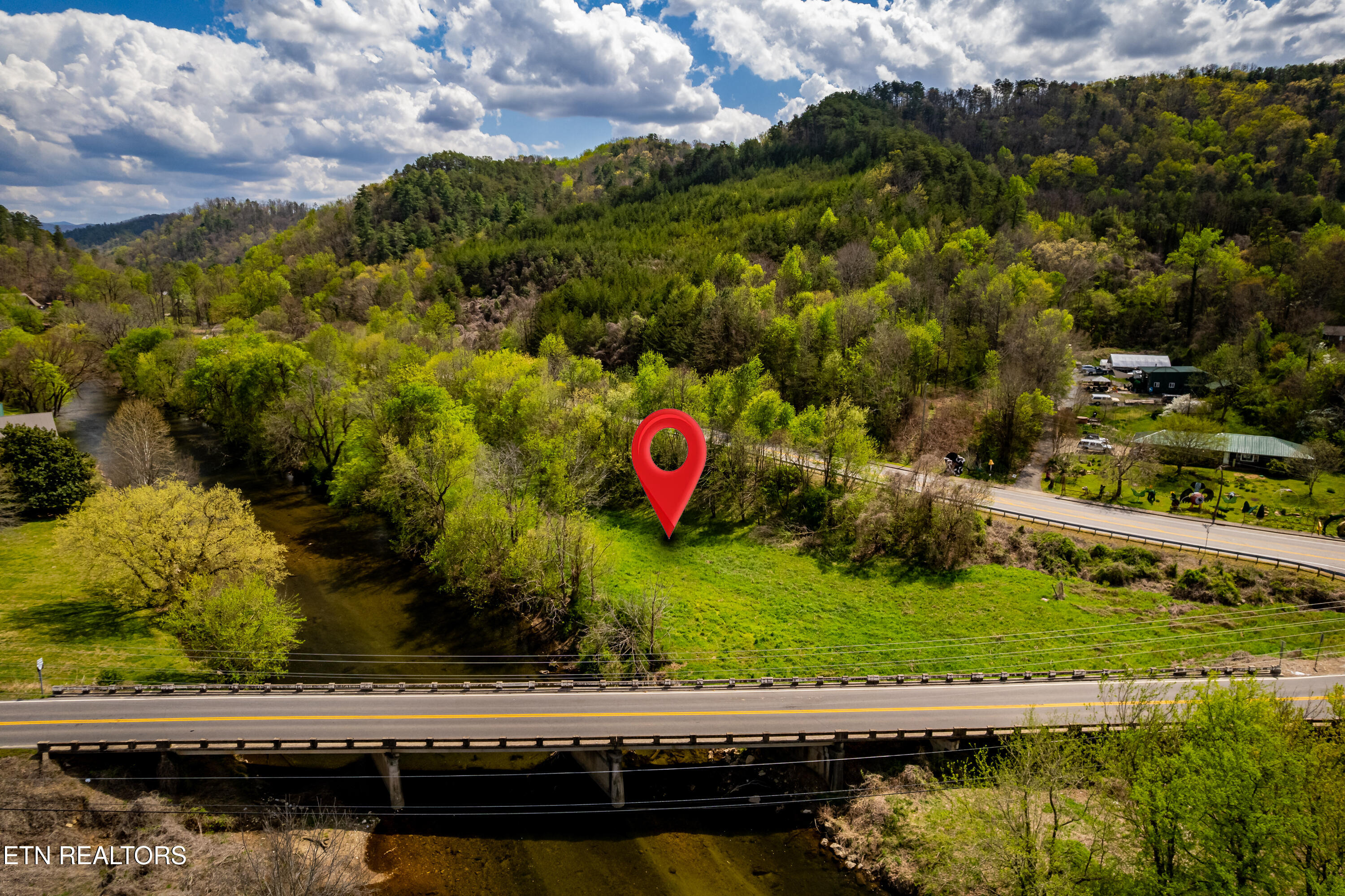 2 Cherohala Skyway Tellico Plains TN 37385