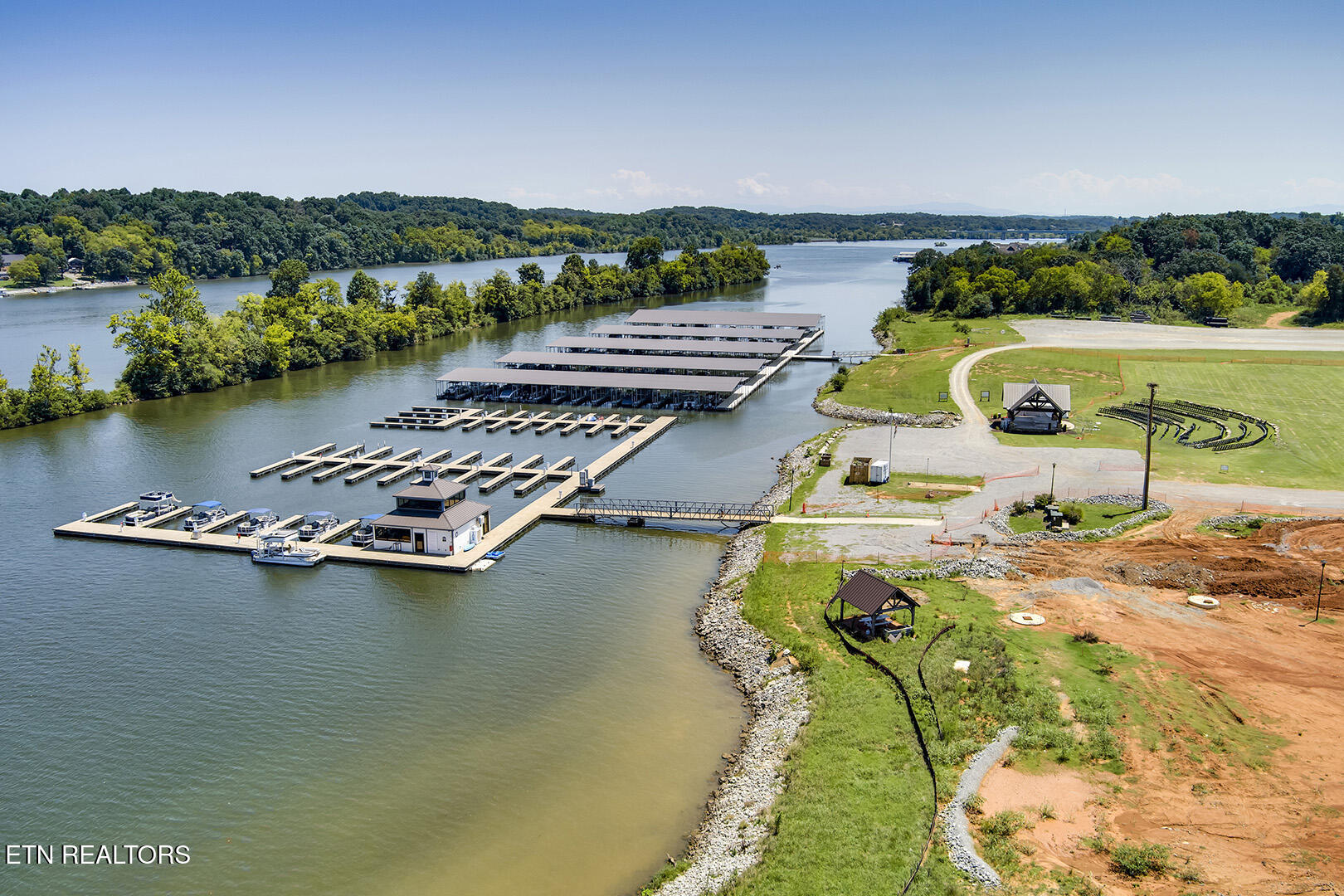497 Black Bear Circle Loudon TN 37774