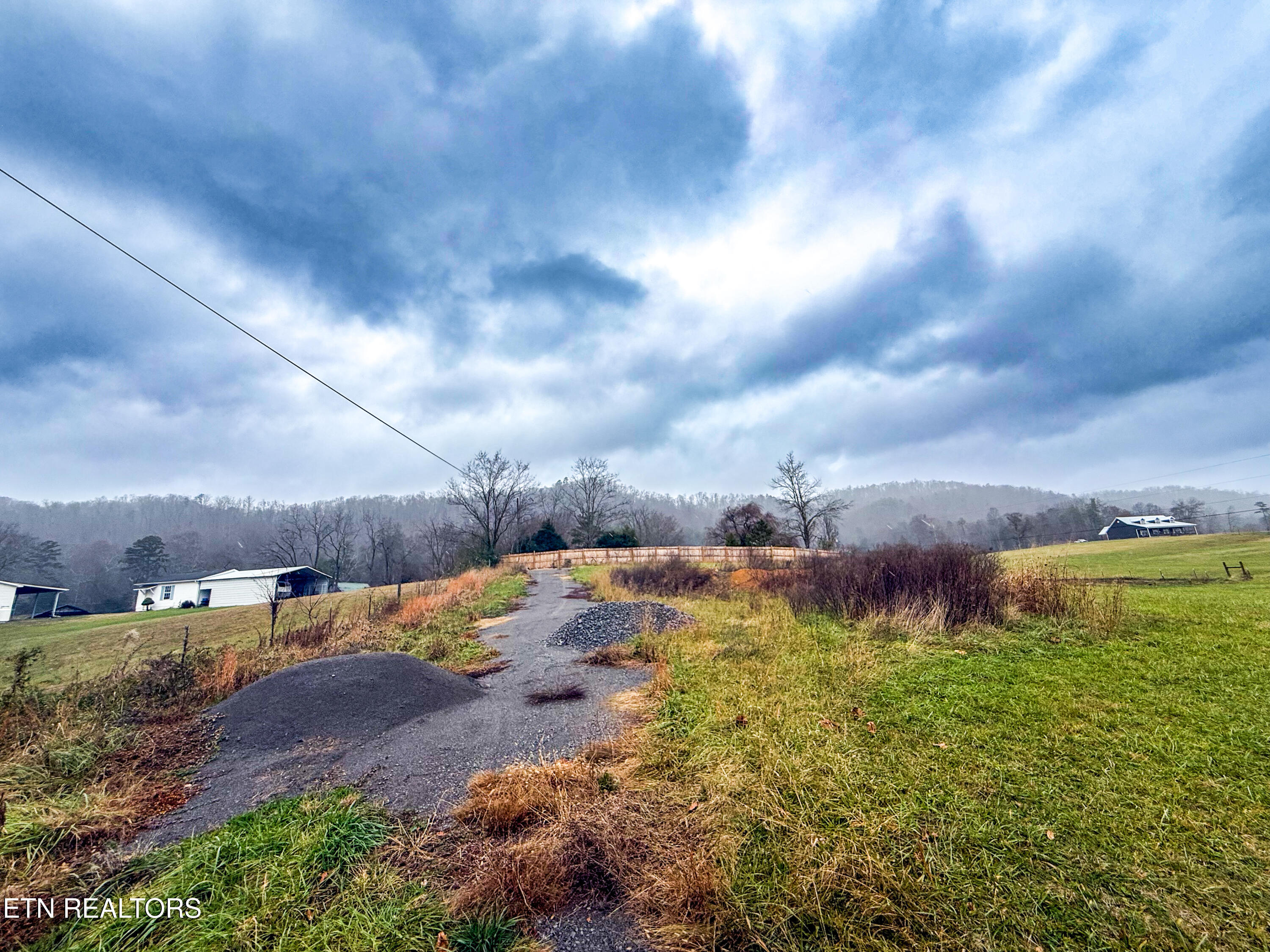 2015 Tater Valley Road Washburn TN 37888