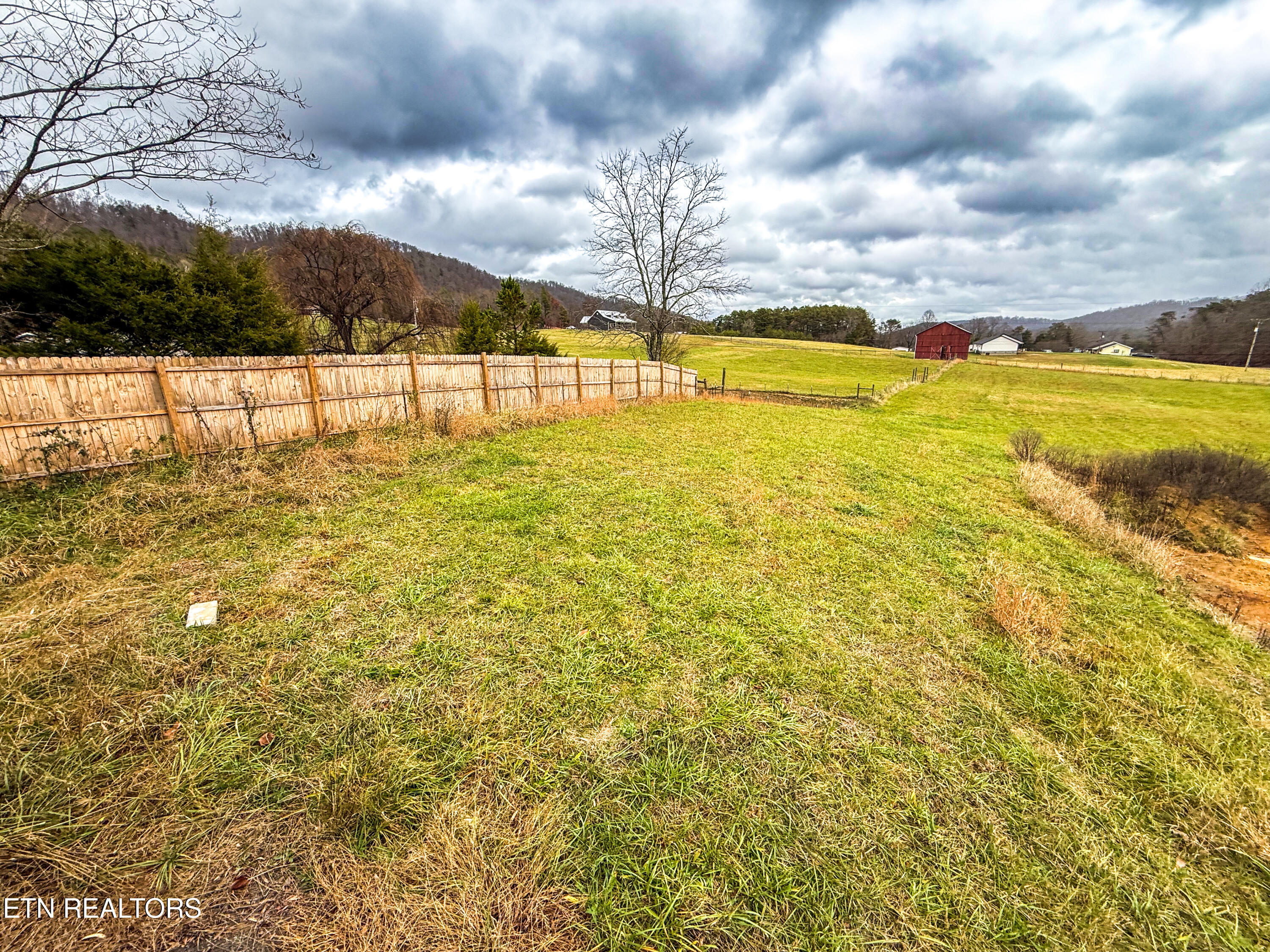 2015 Tater Valley Road Washburn TN 37888