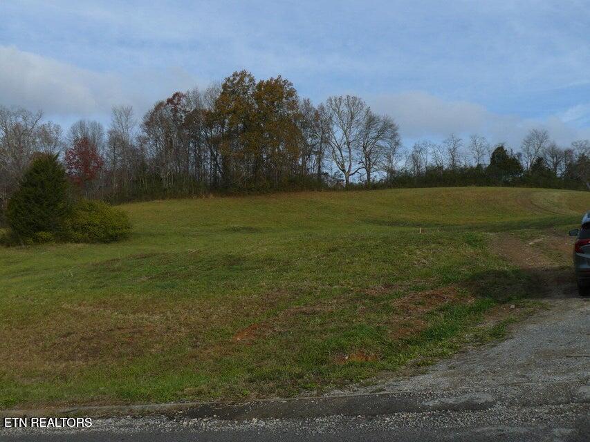 127 Henley Street Tazewell TN 37879