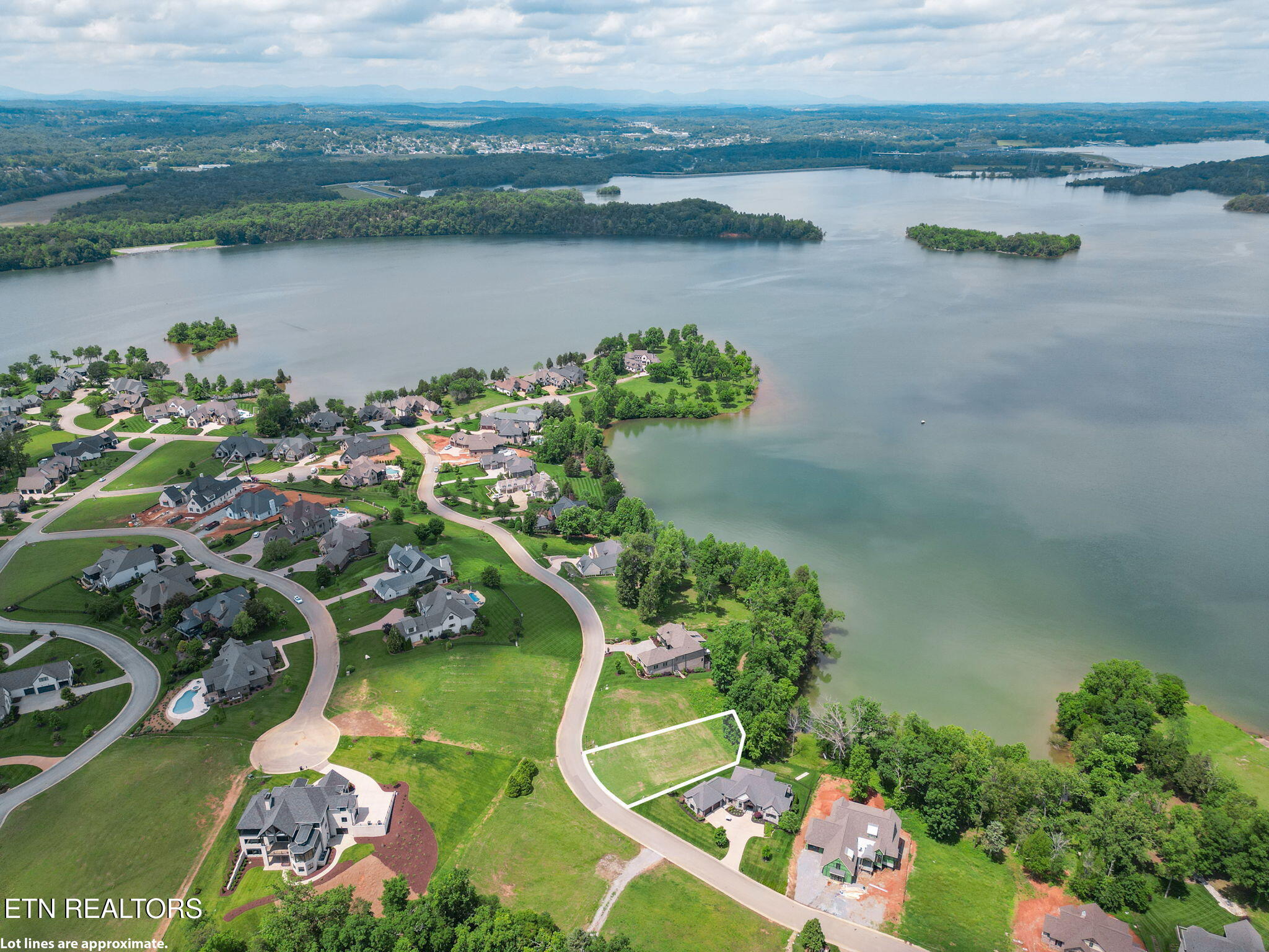 17188 Lighthouse Point Drive Lenoir City TN 37772