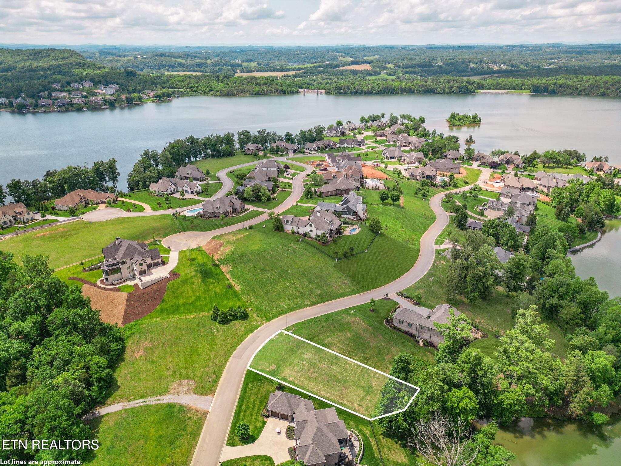 17188 Lighthouse Point Drive Lenoir City TN 37772