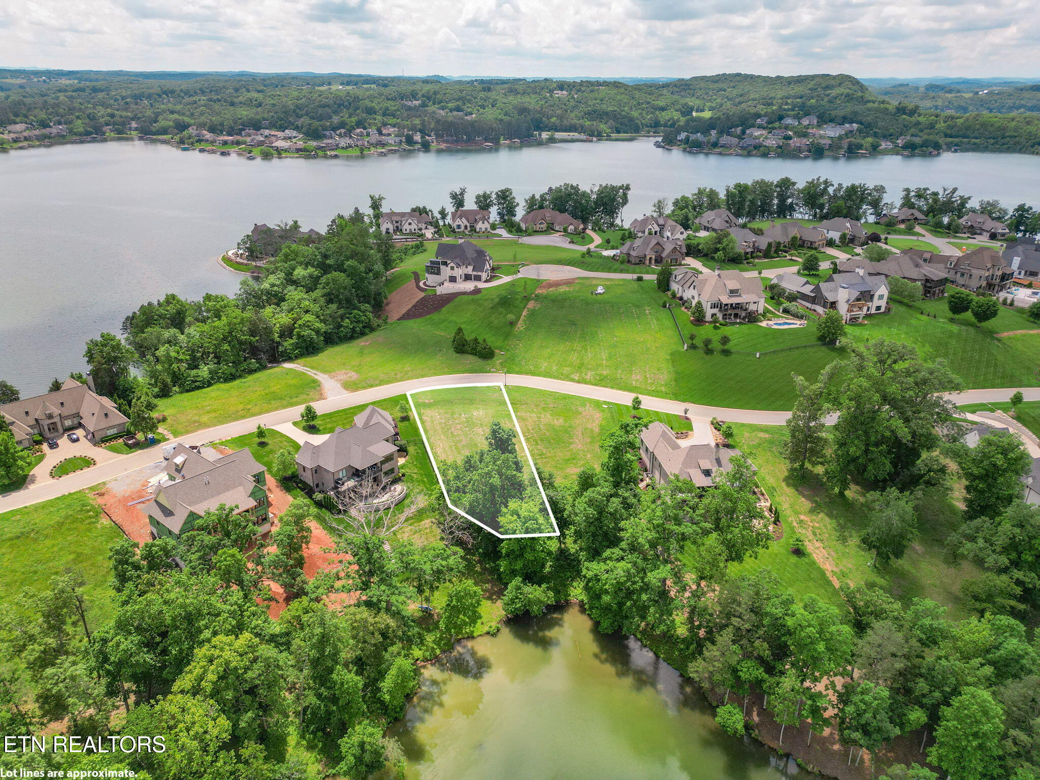 17188 Lighthouse Point Drive Lenoir City TN 37772