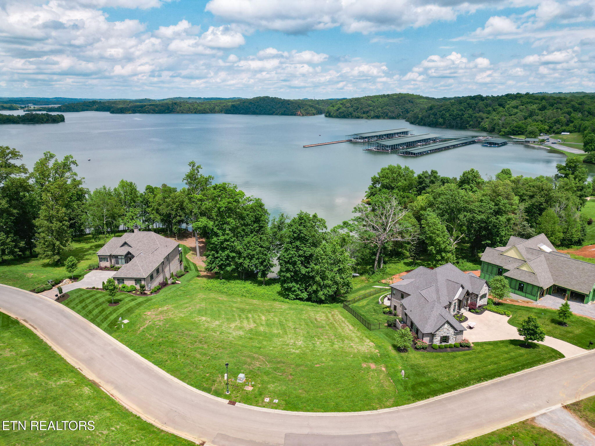 17188 Lighthouse Point Drive Lenoir City TN 37772