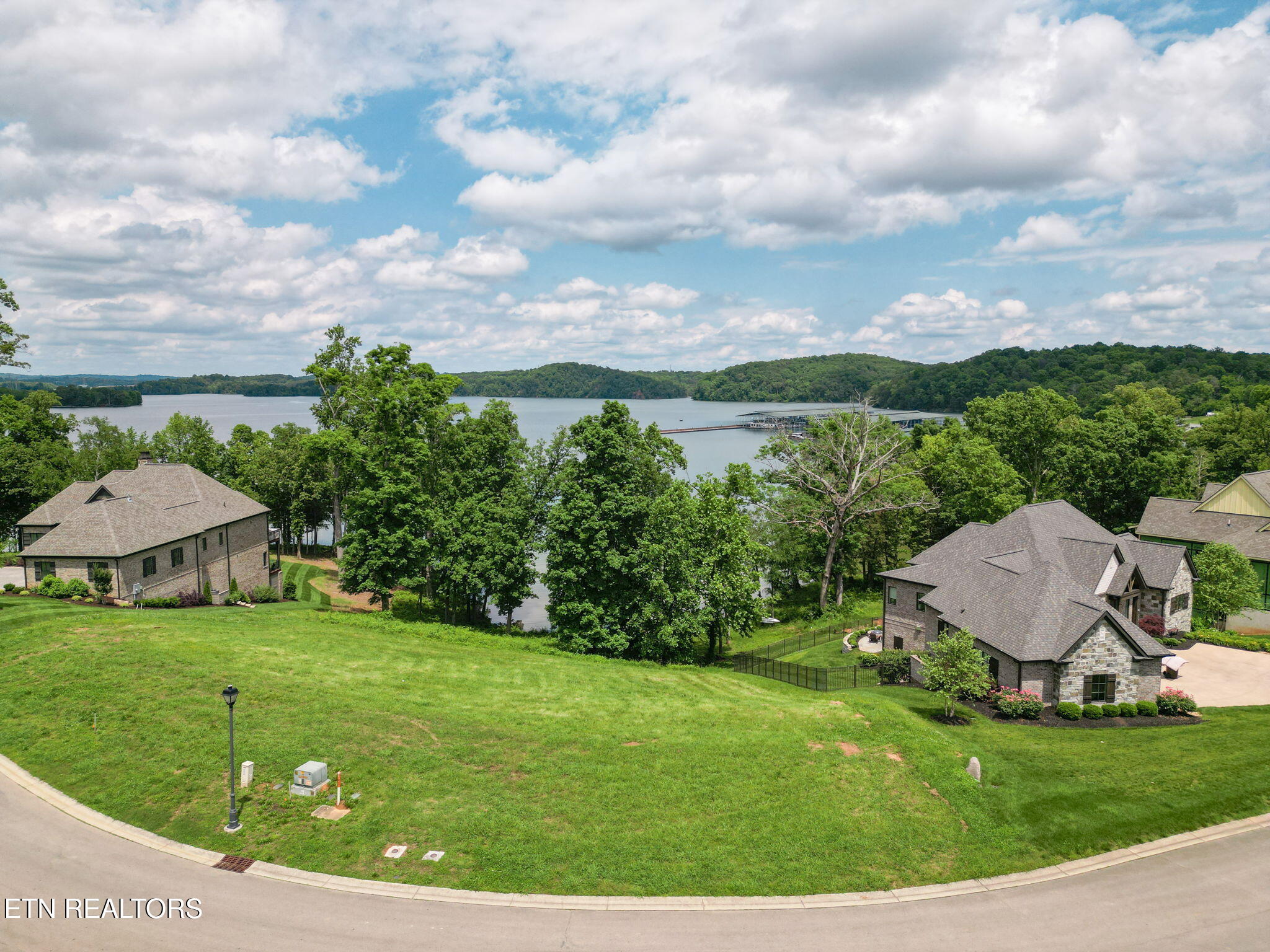 17188 Lighthouse Point Drive Lenoir City TN 37772