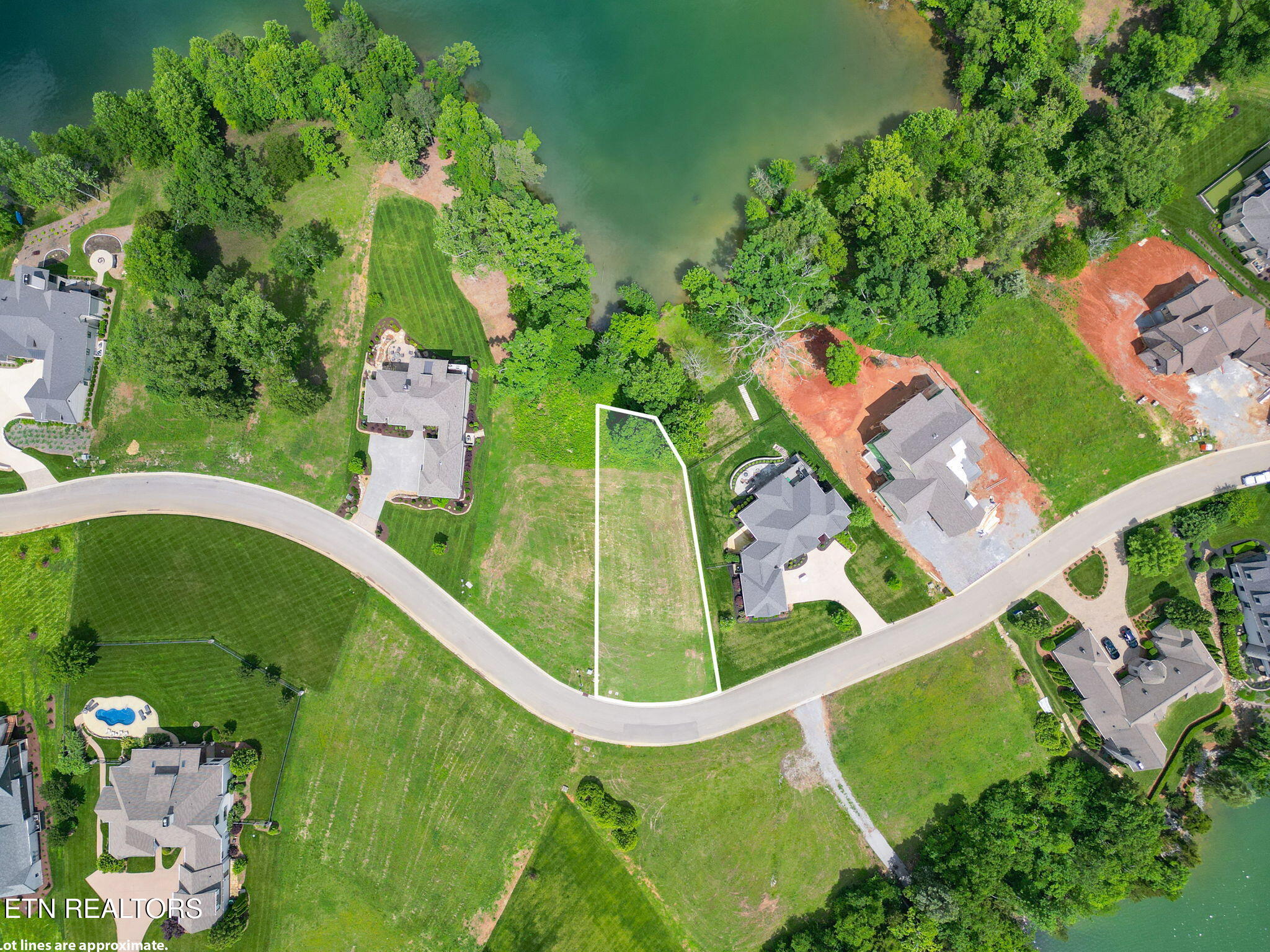17188 Lighthouse Point Drive Lenoir City TN 37772