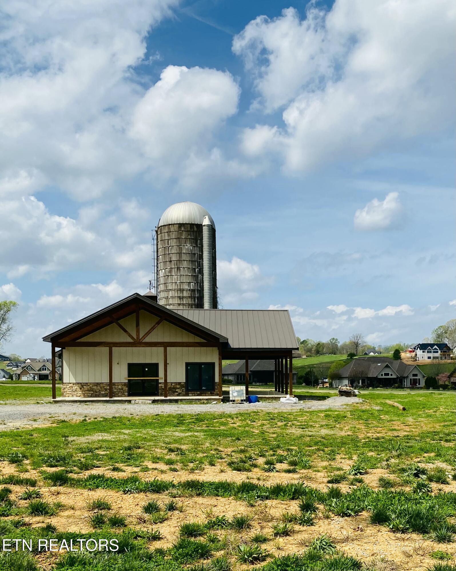 5252 Old Club Road Loudon TN 37774