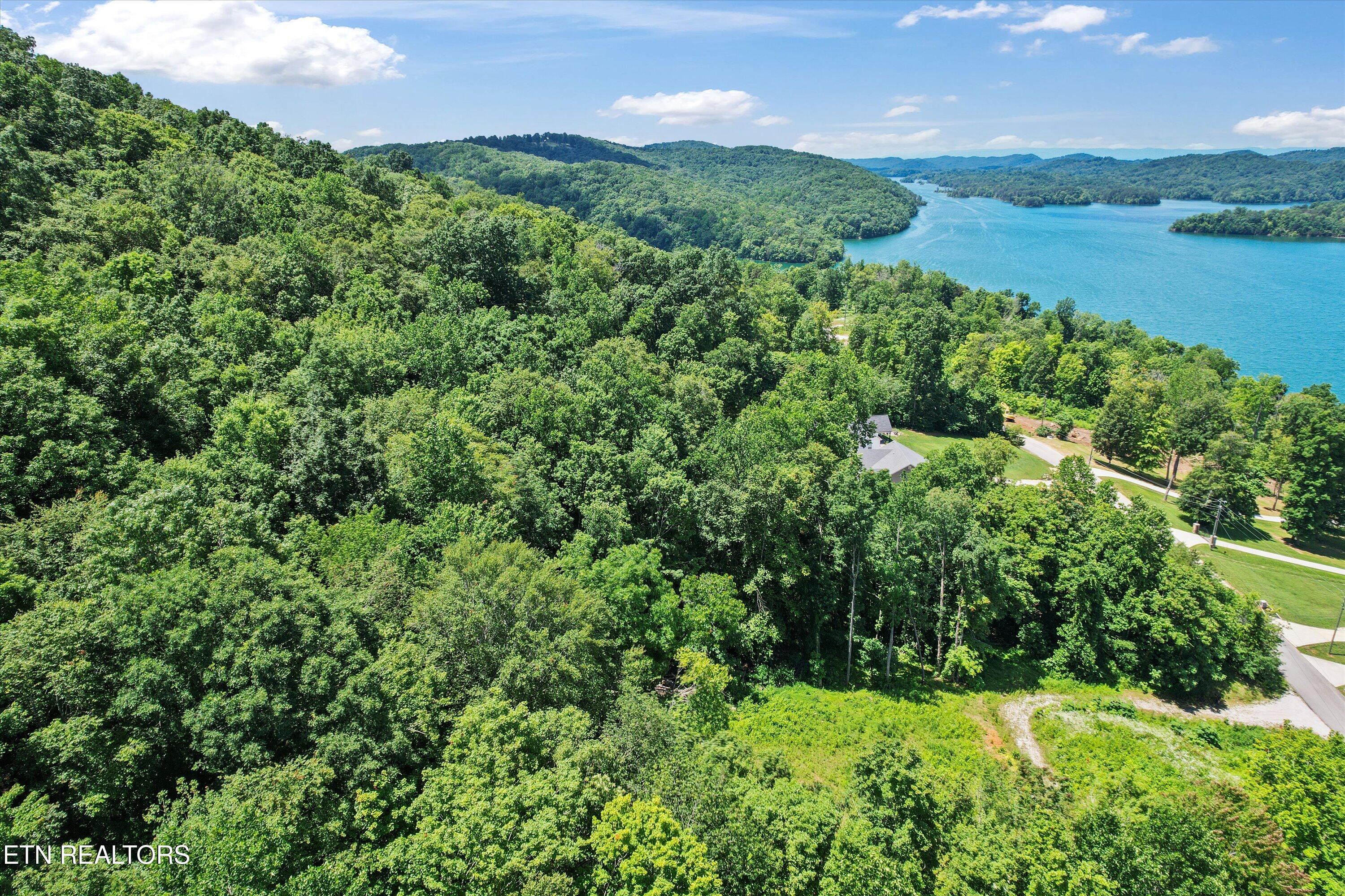Hickory Pointe Lane Maynardville TN 37807