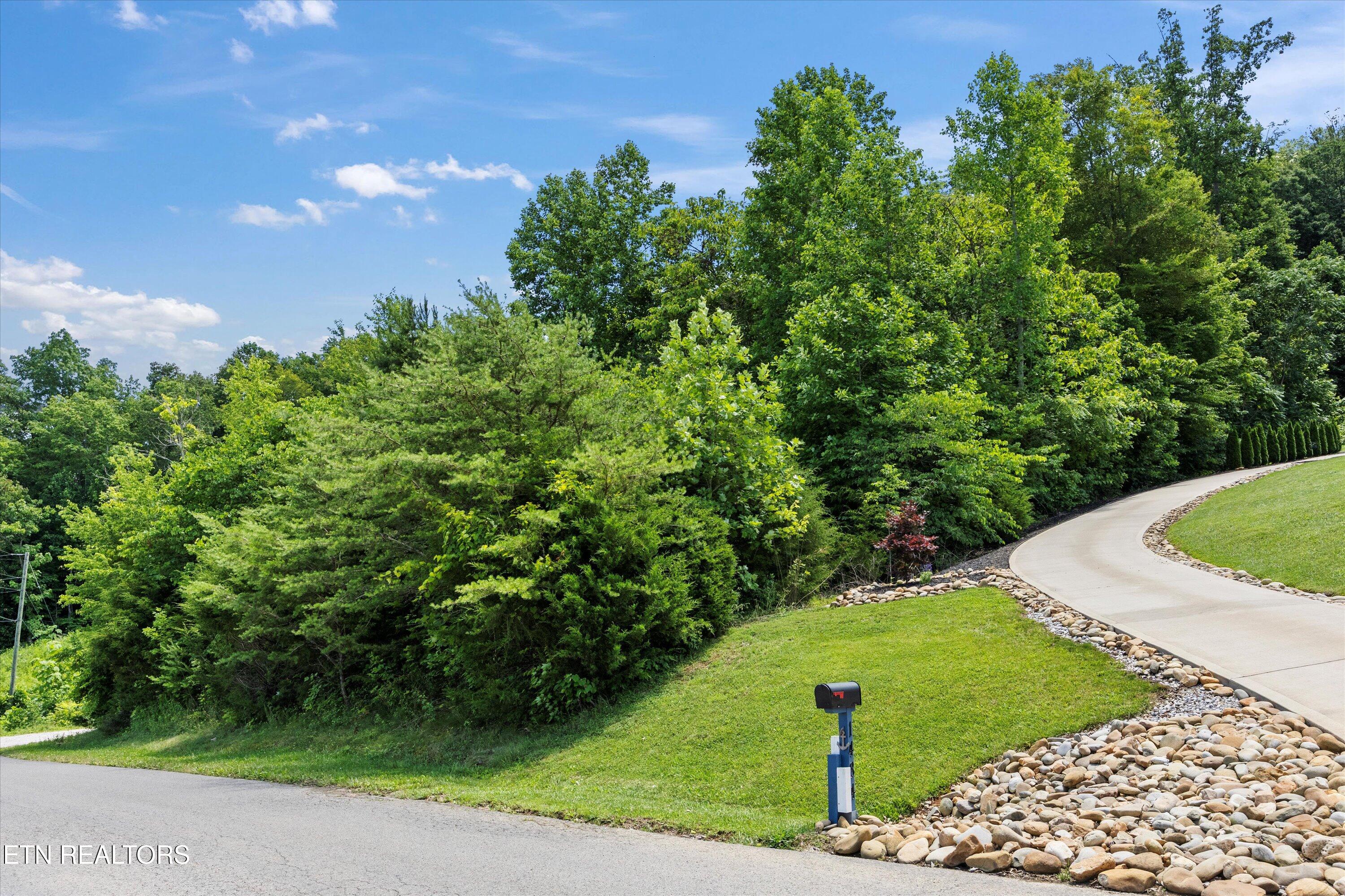 Hickory Pointe Lane Maynardville TN 37807
