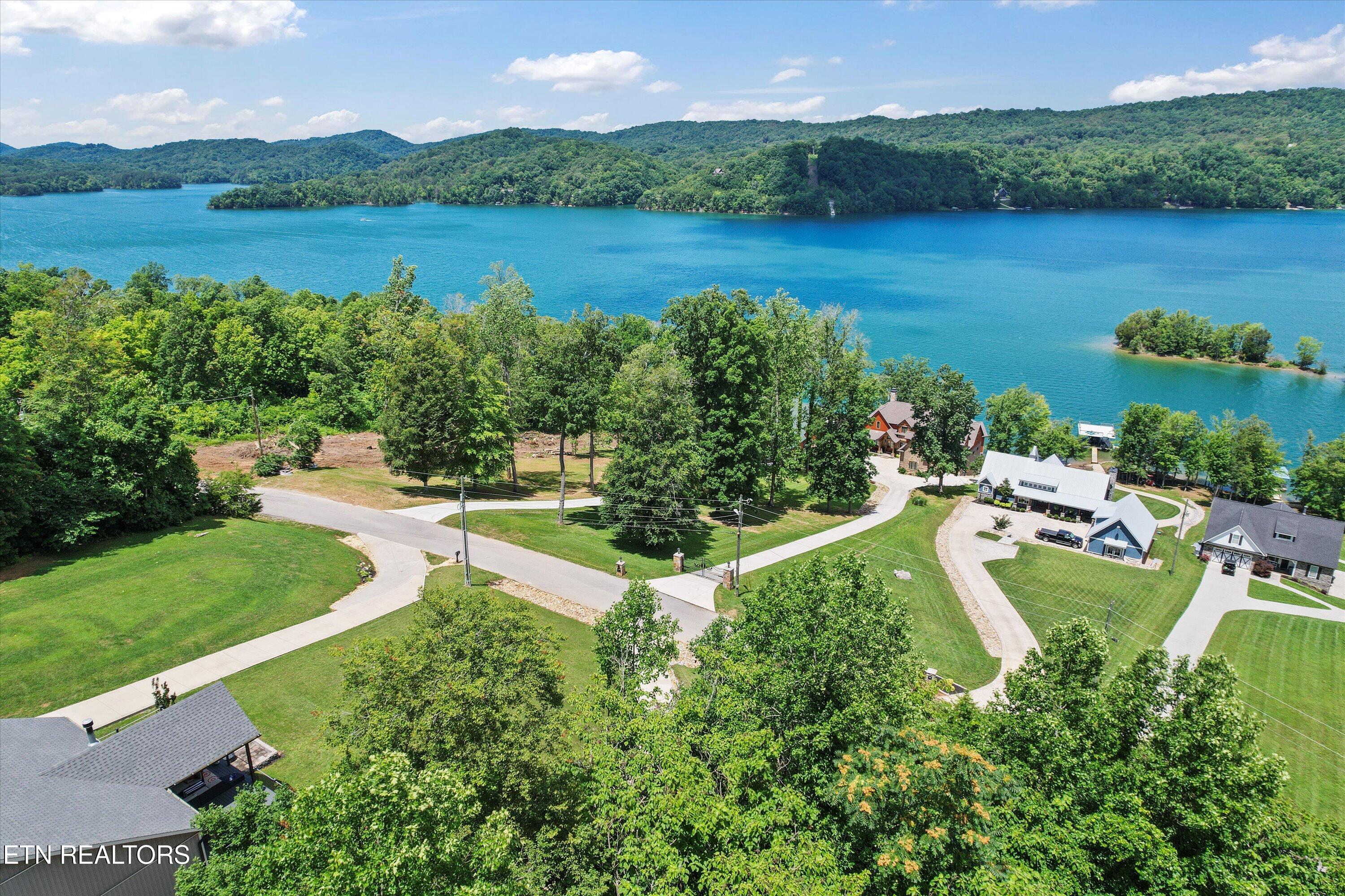 Hickory Pointe Lane Maynardville TN 37807