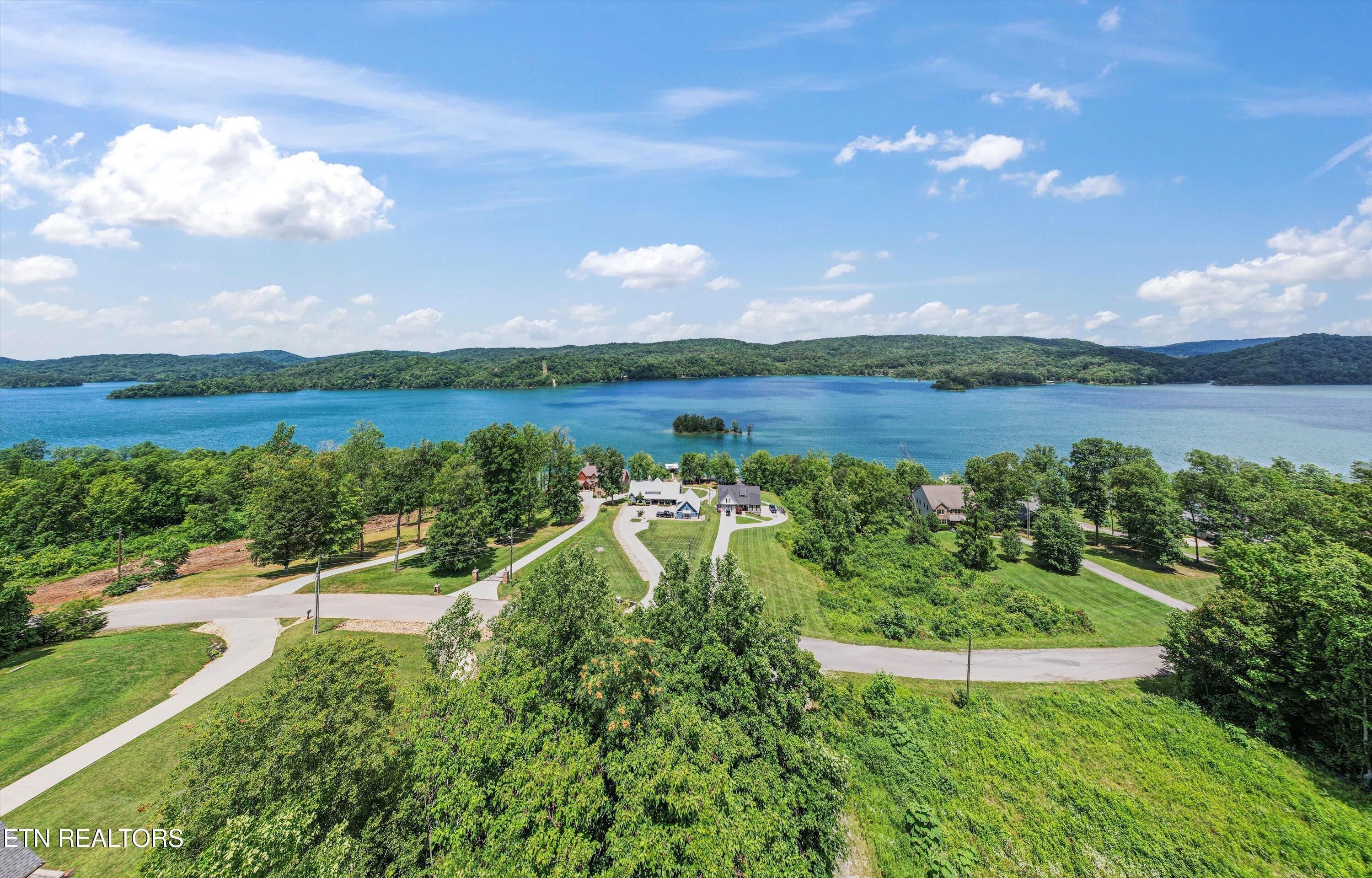 Hickory Pointe Lane Maynardville TN 37807