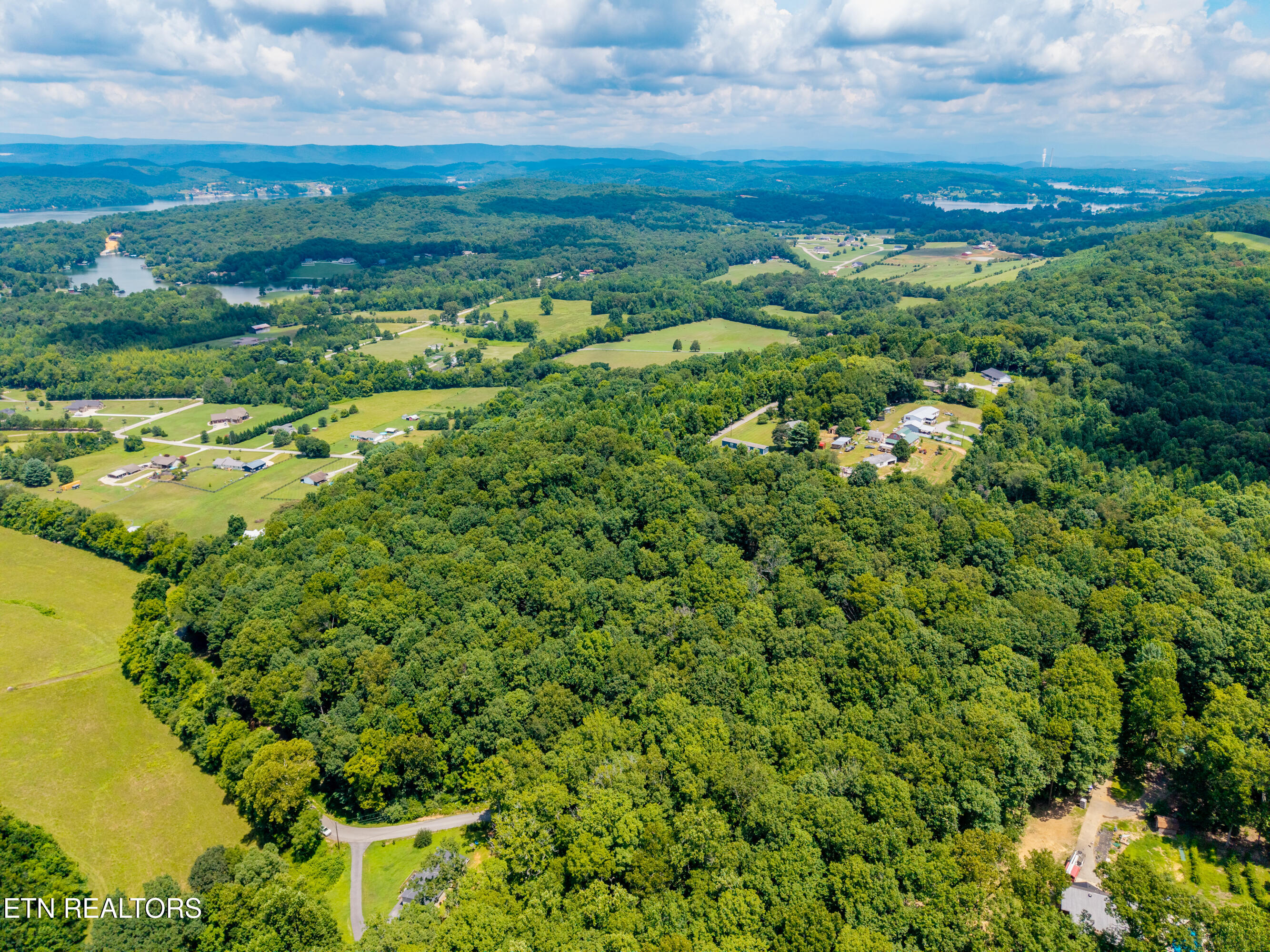 Lakescene Road Kingston TN 37763