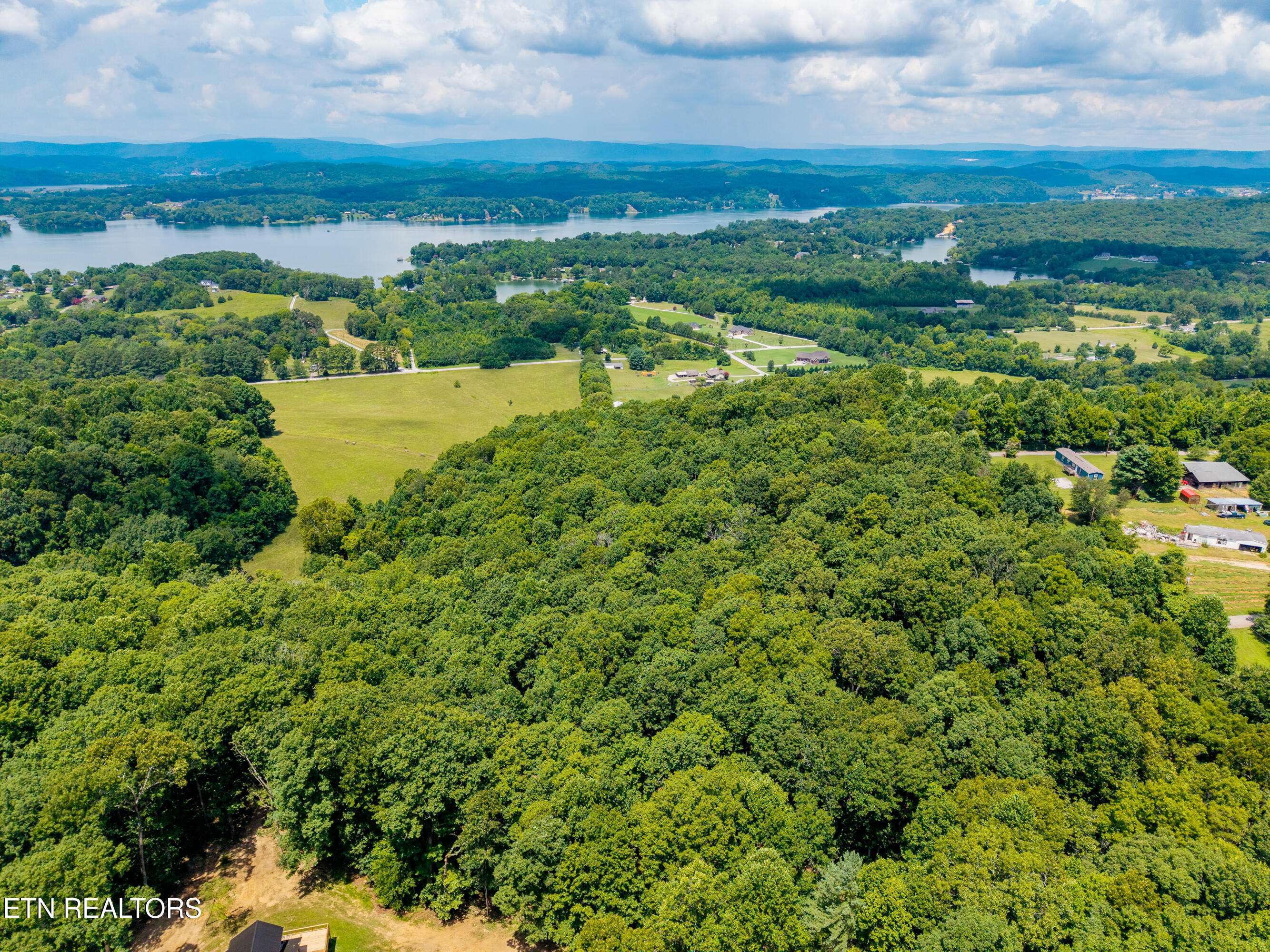 Lakescene Road Kingston TN 37763