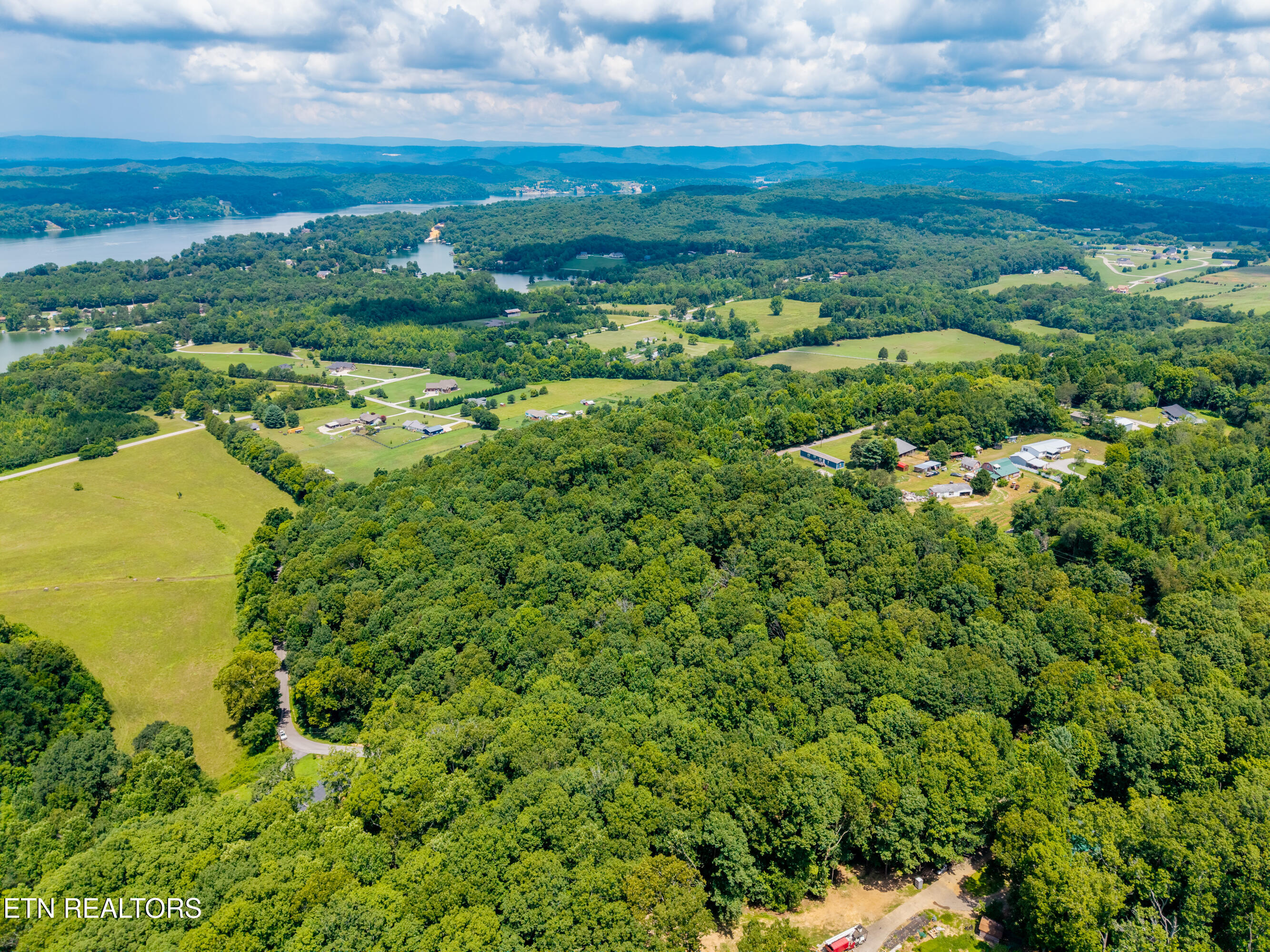 Lakescene Road Kingston TN 37763