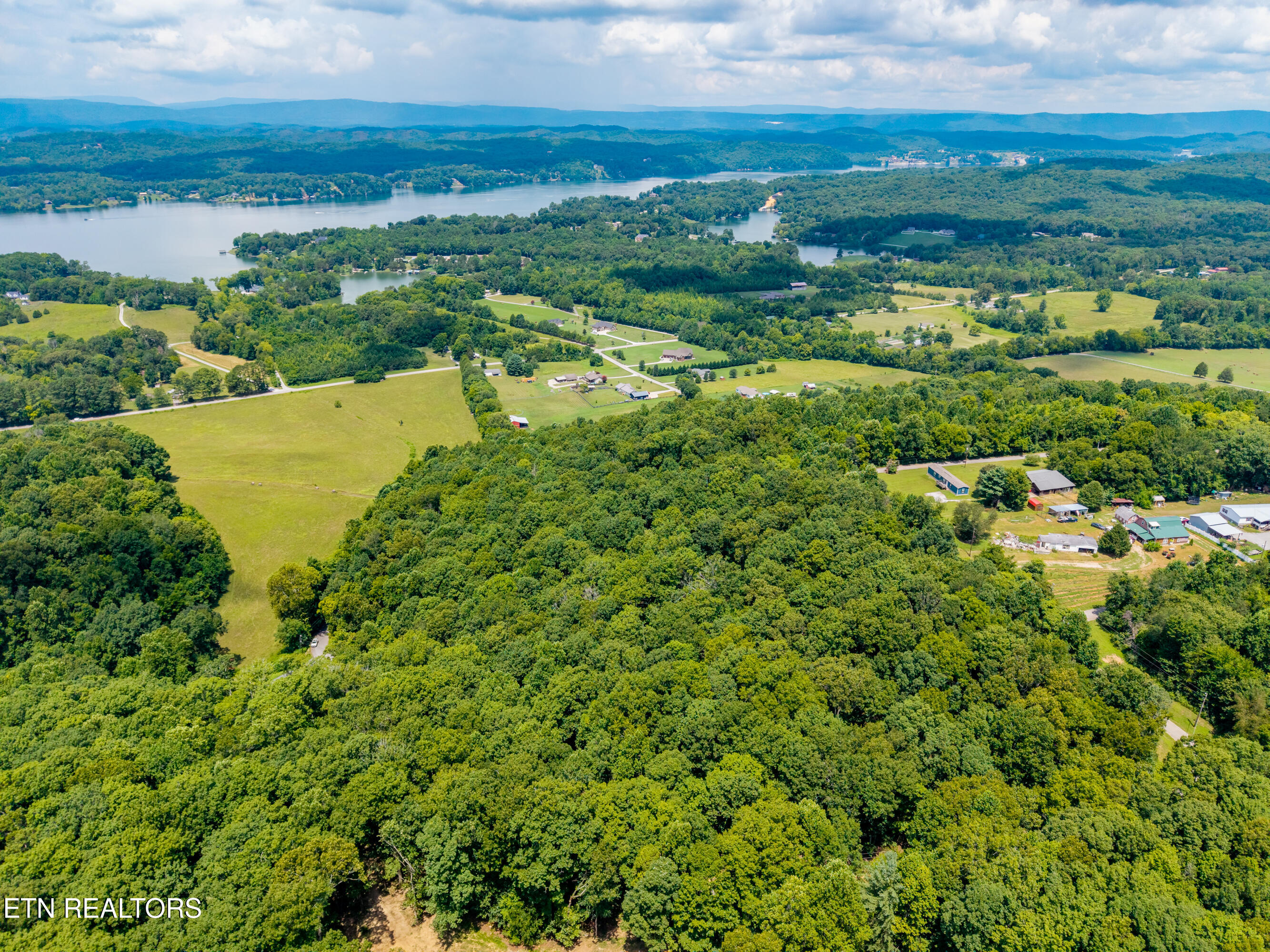 Lakescene Road Kingston TN 37763