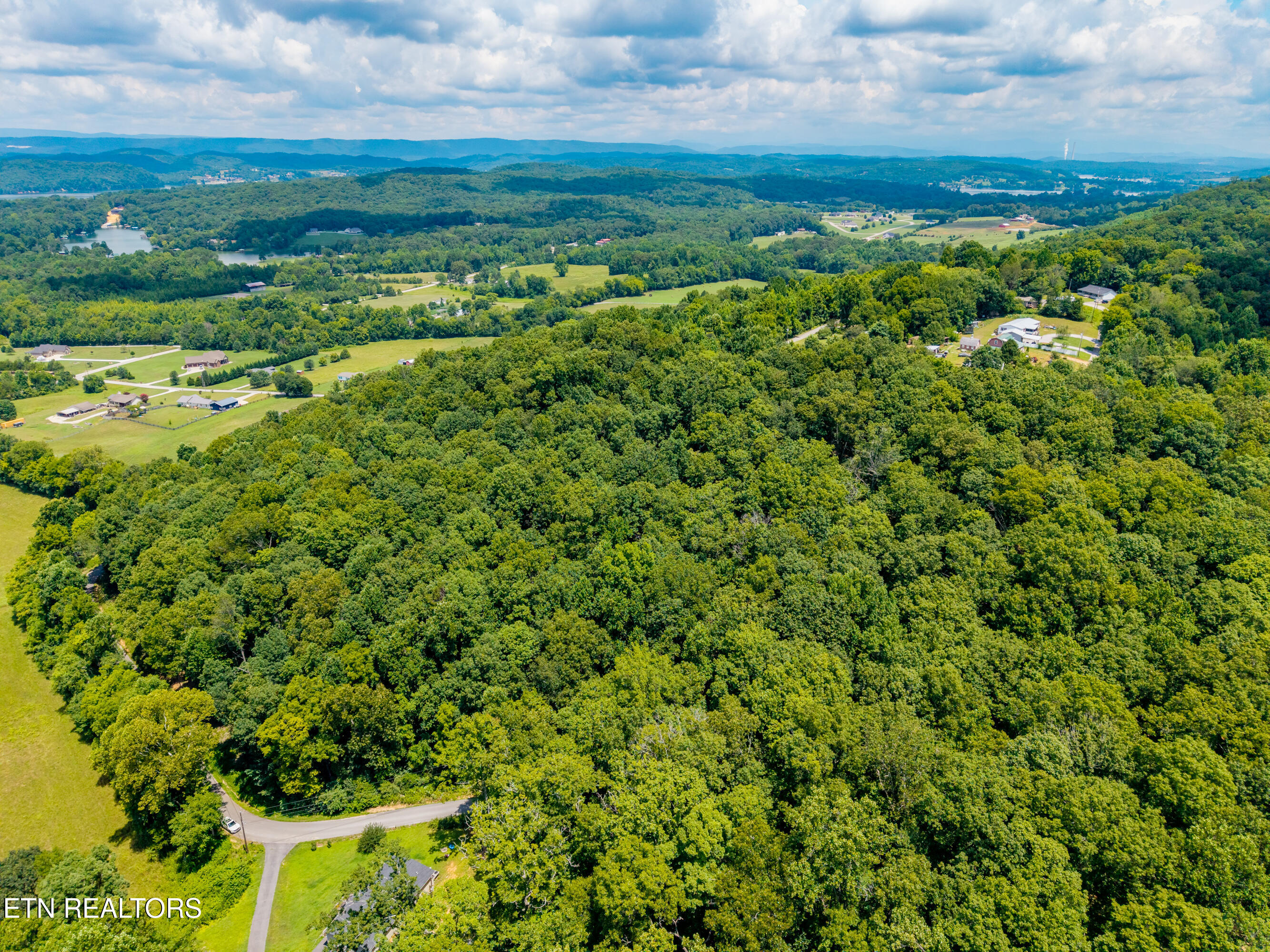 Lakescene Road Kingston TN 37763