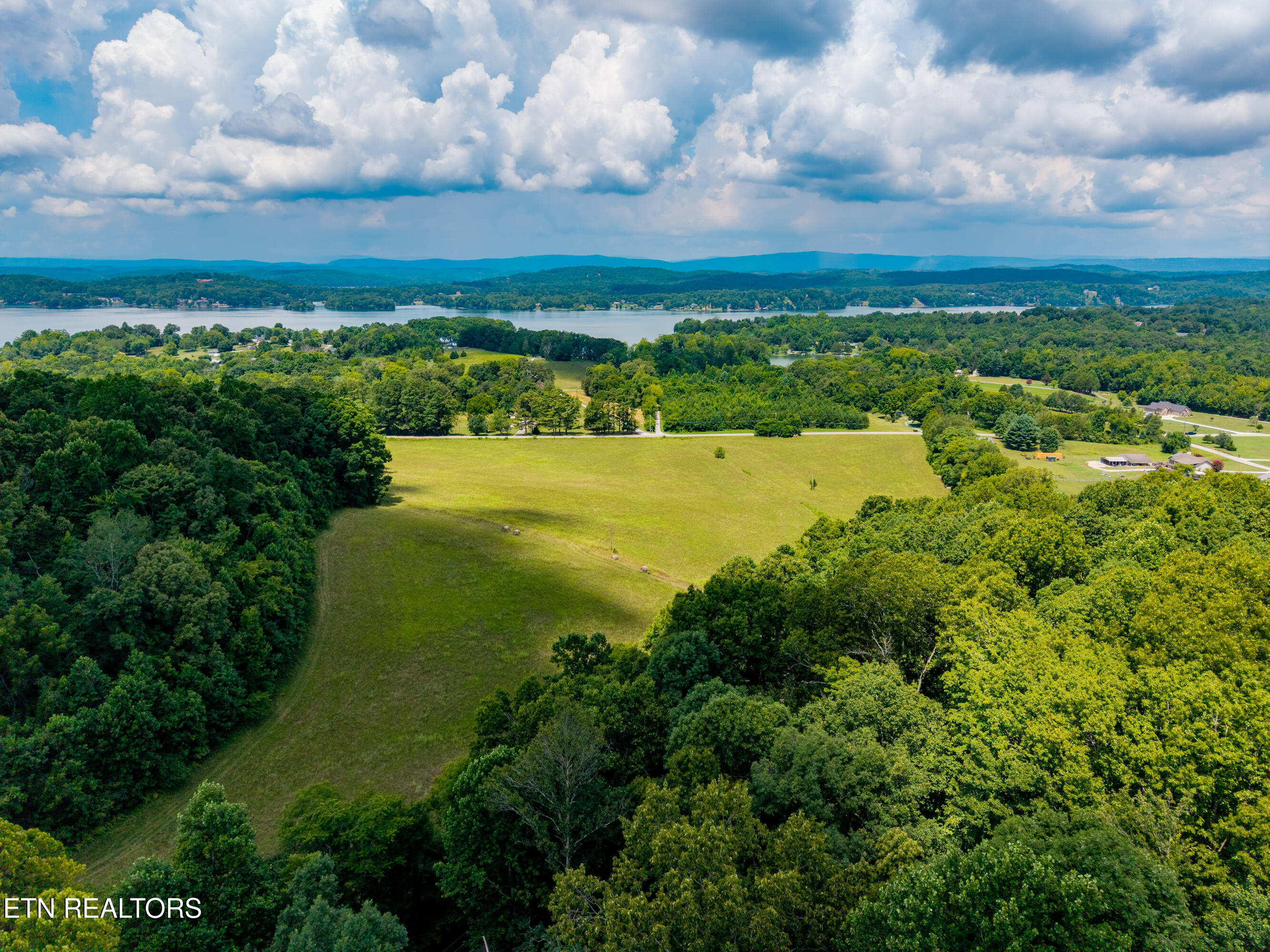 Lakescene Road Kingston TN 37763