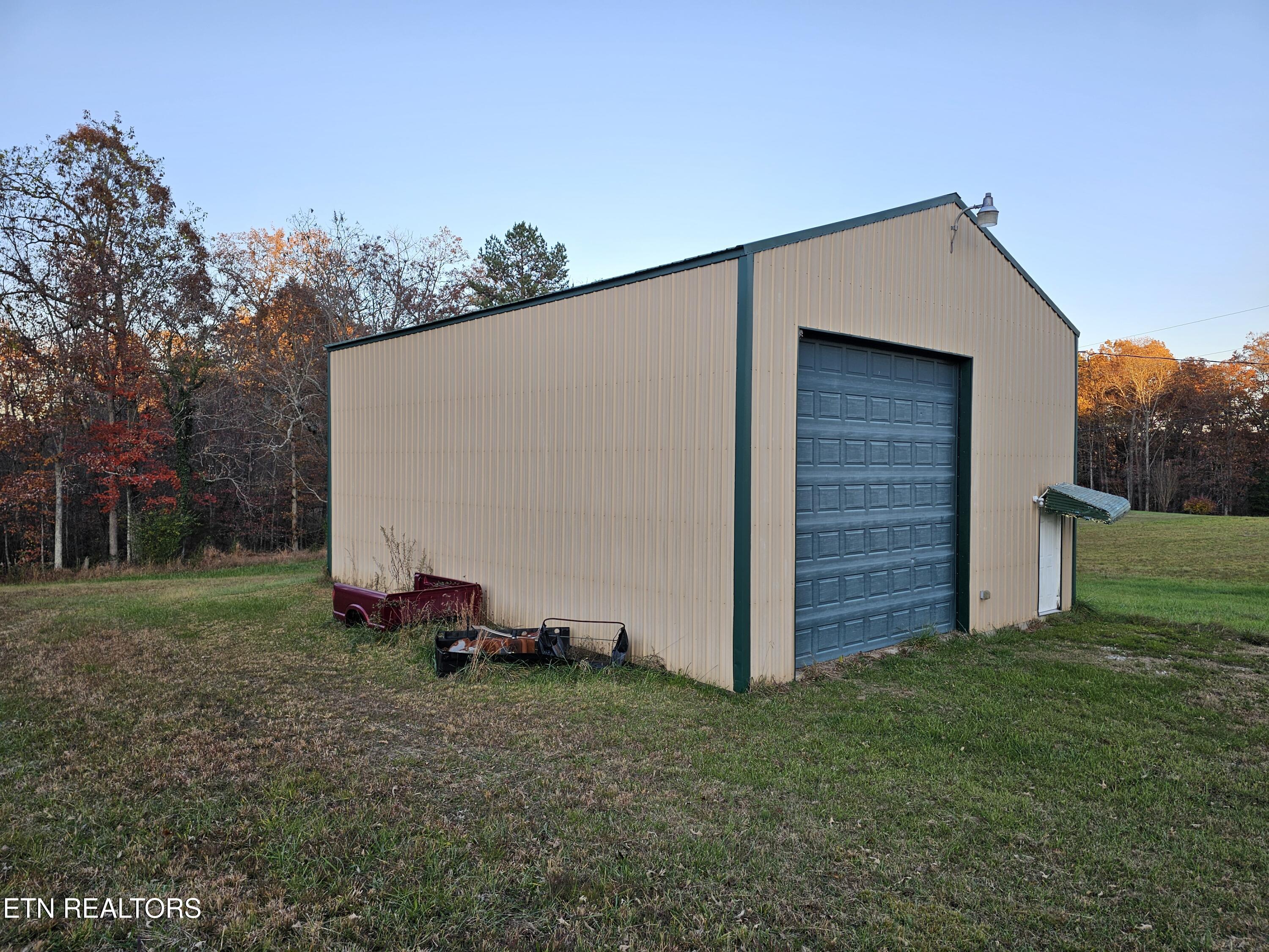 160 Tinch Road Sunbright TN 37872