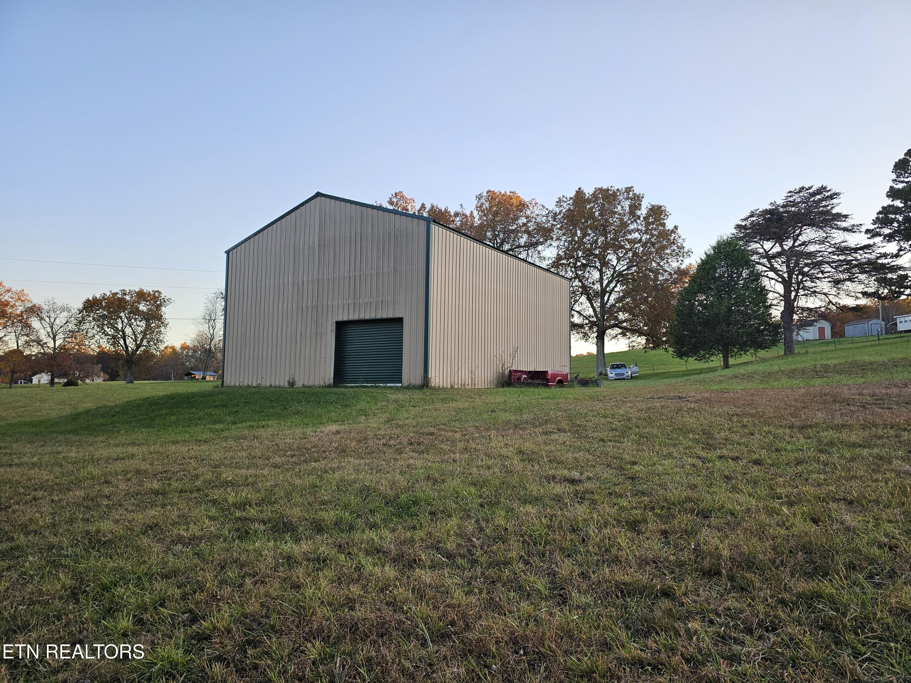 160 Tinch Road Sunbright TN 37872