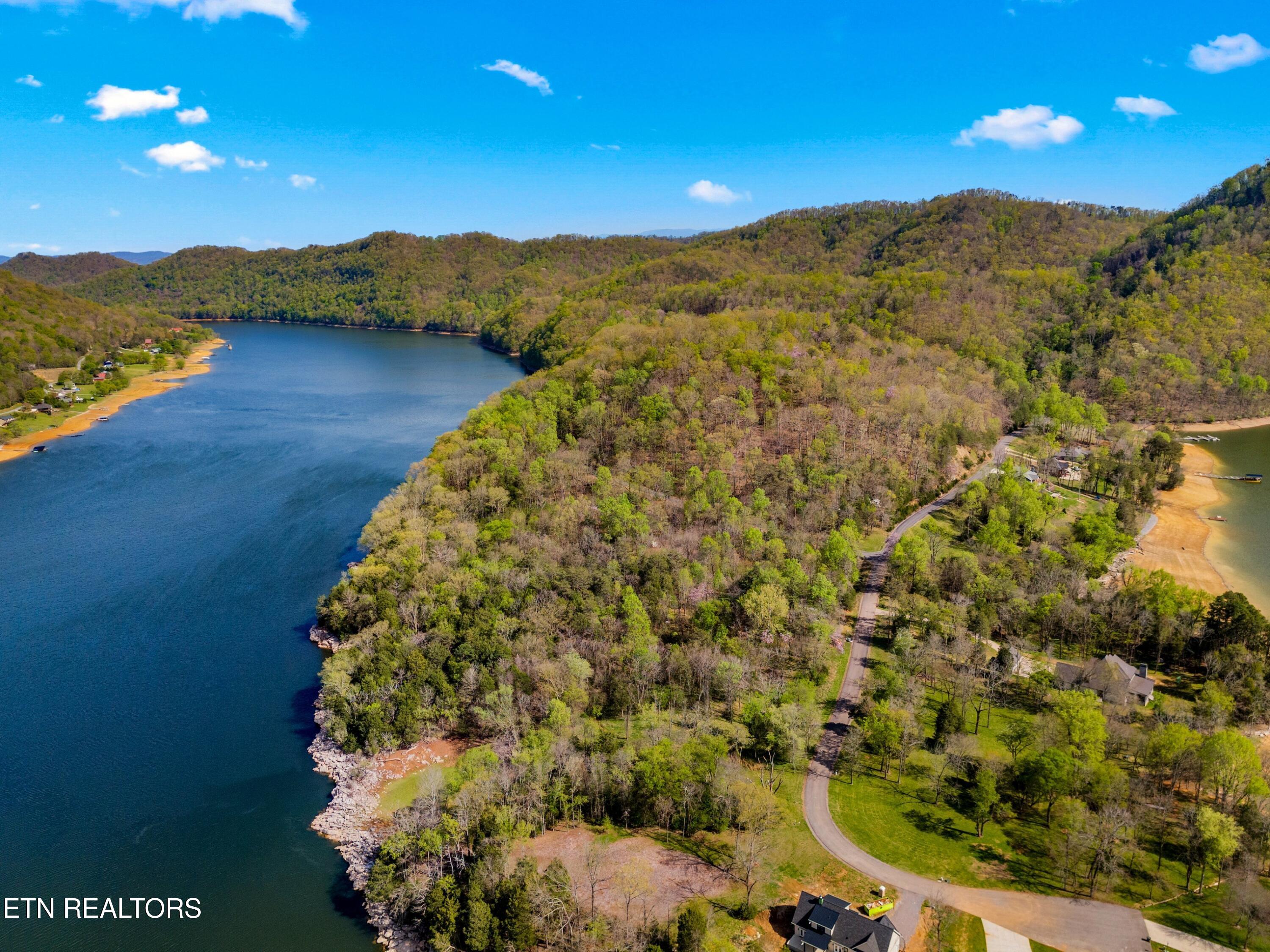 Five Oaks Circle Whitesburg TN 37891