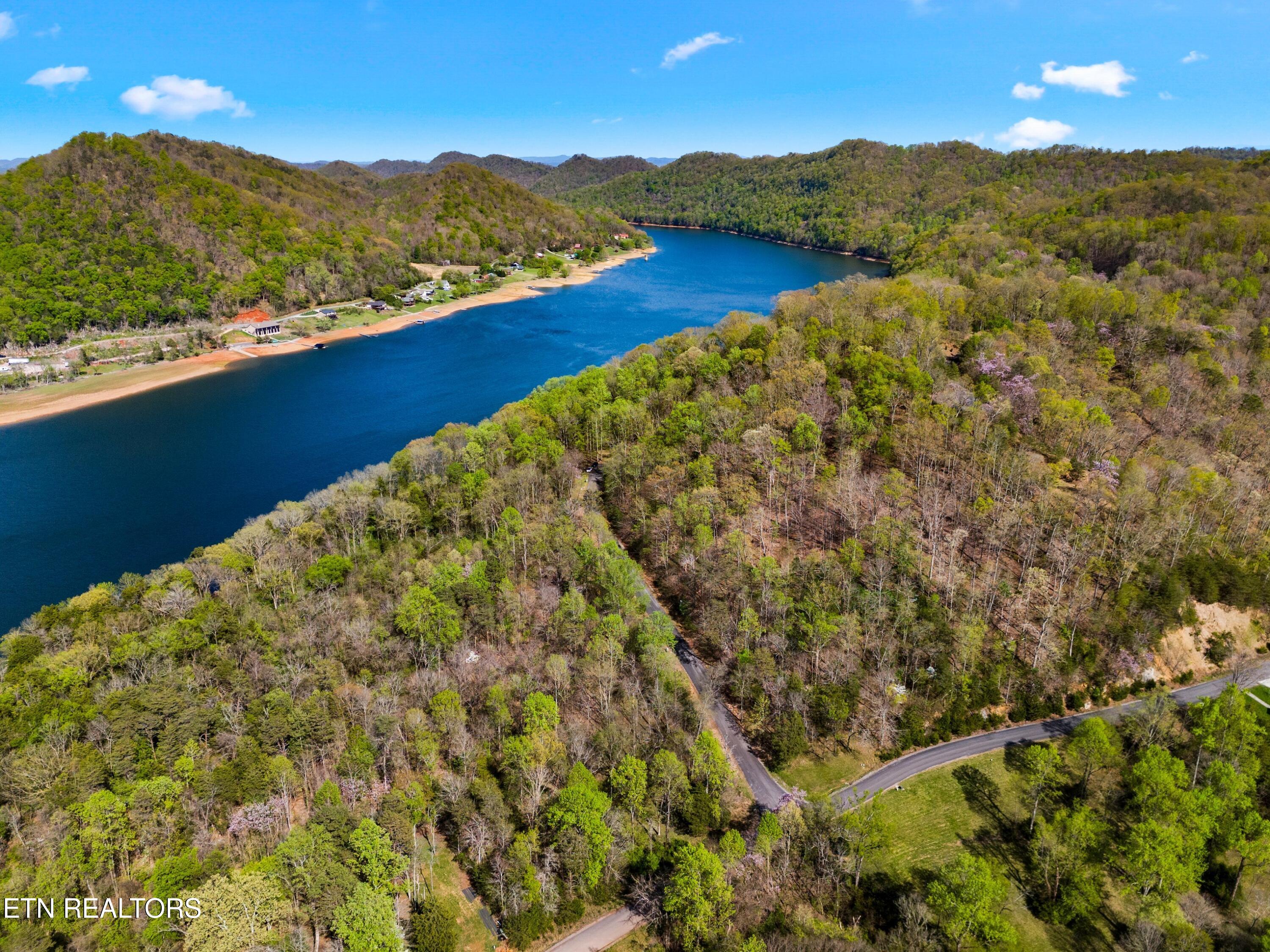 Five Oaks Circle Whitesburg TN 37891