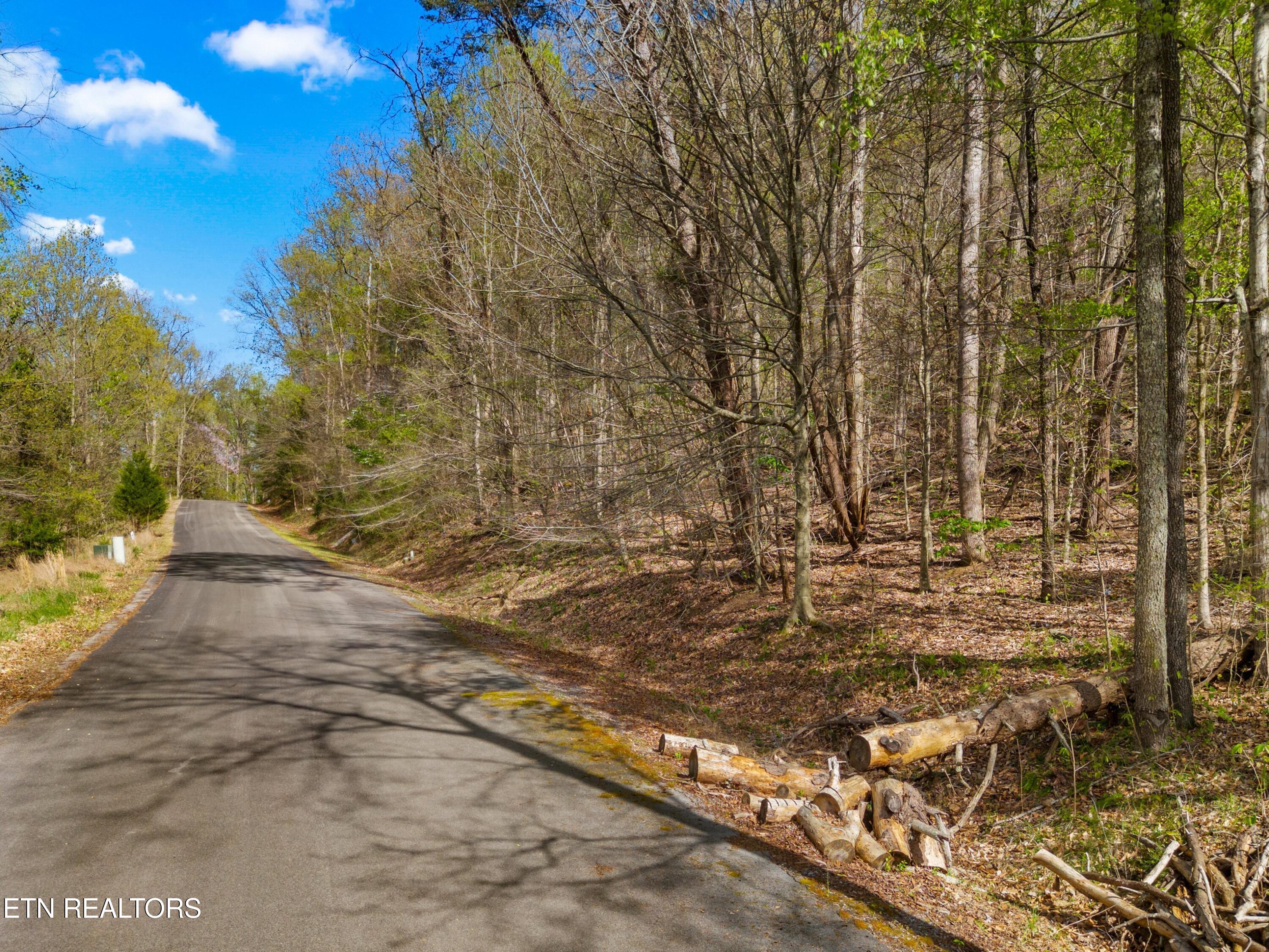 Five Oaks Circle Whitesburg TN 37891