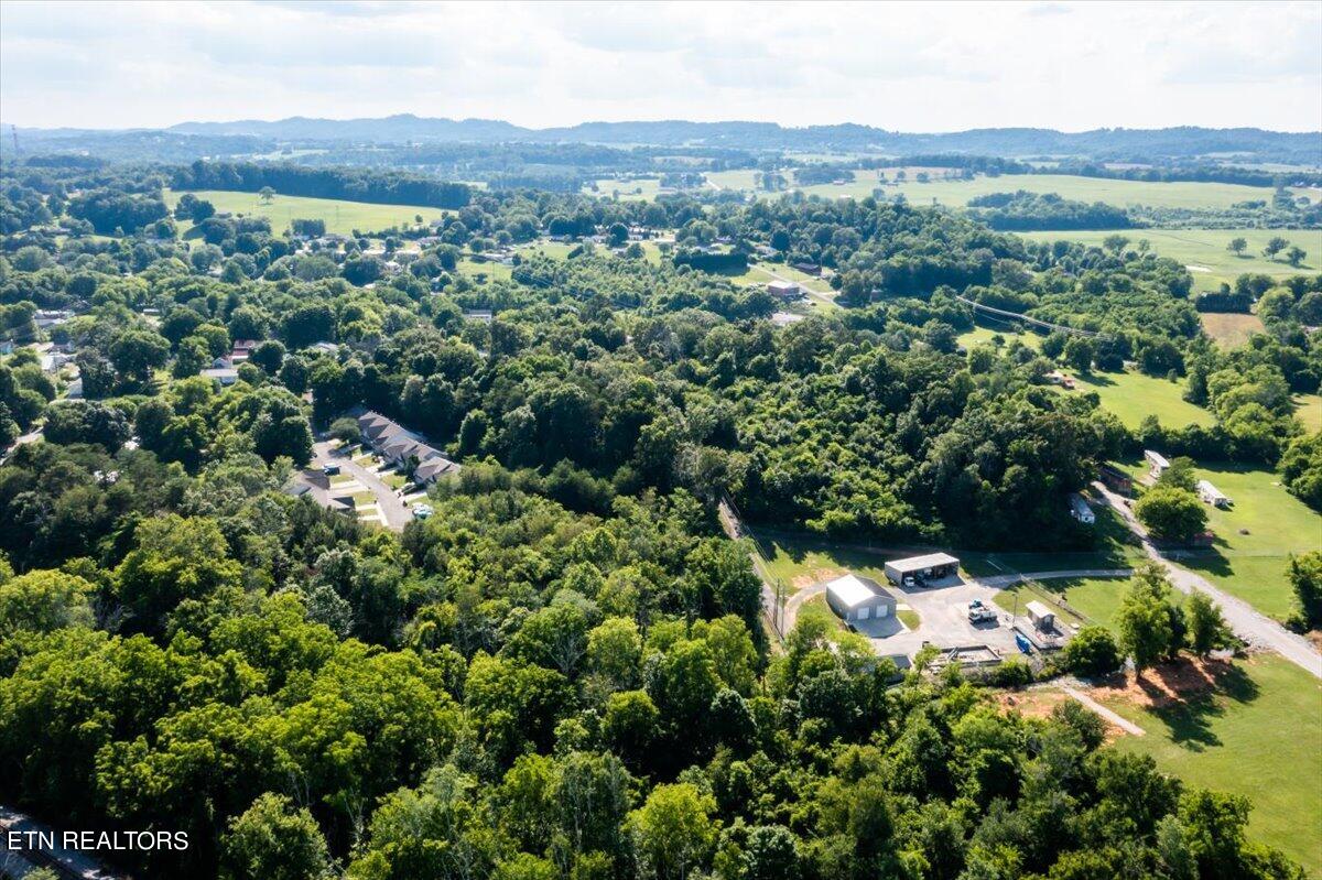 Oak Place Circle Madisonville TN 37354