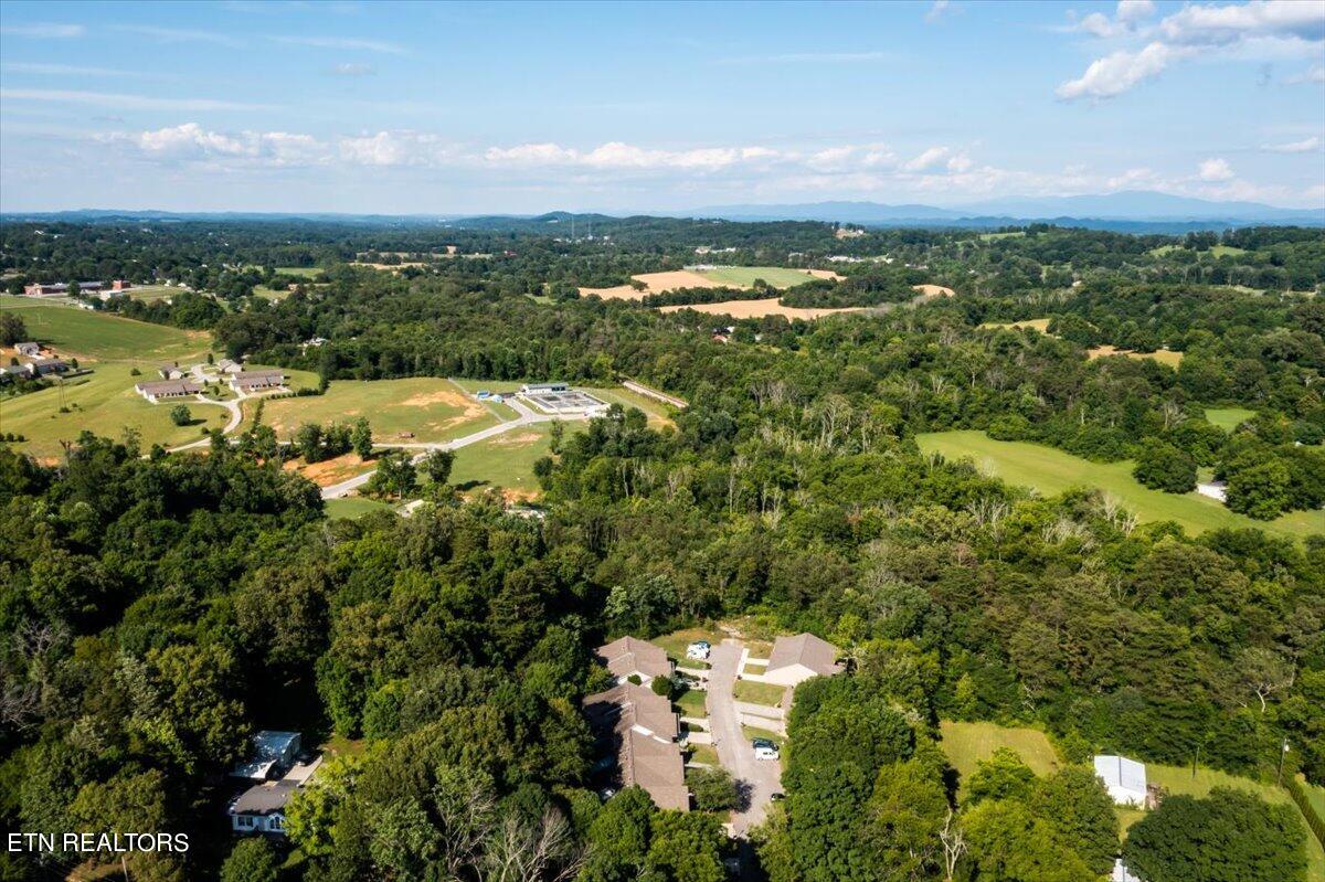 Oak Place Circle Madisonville TN 37354