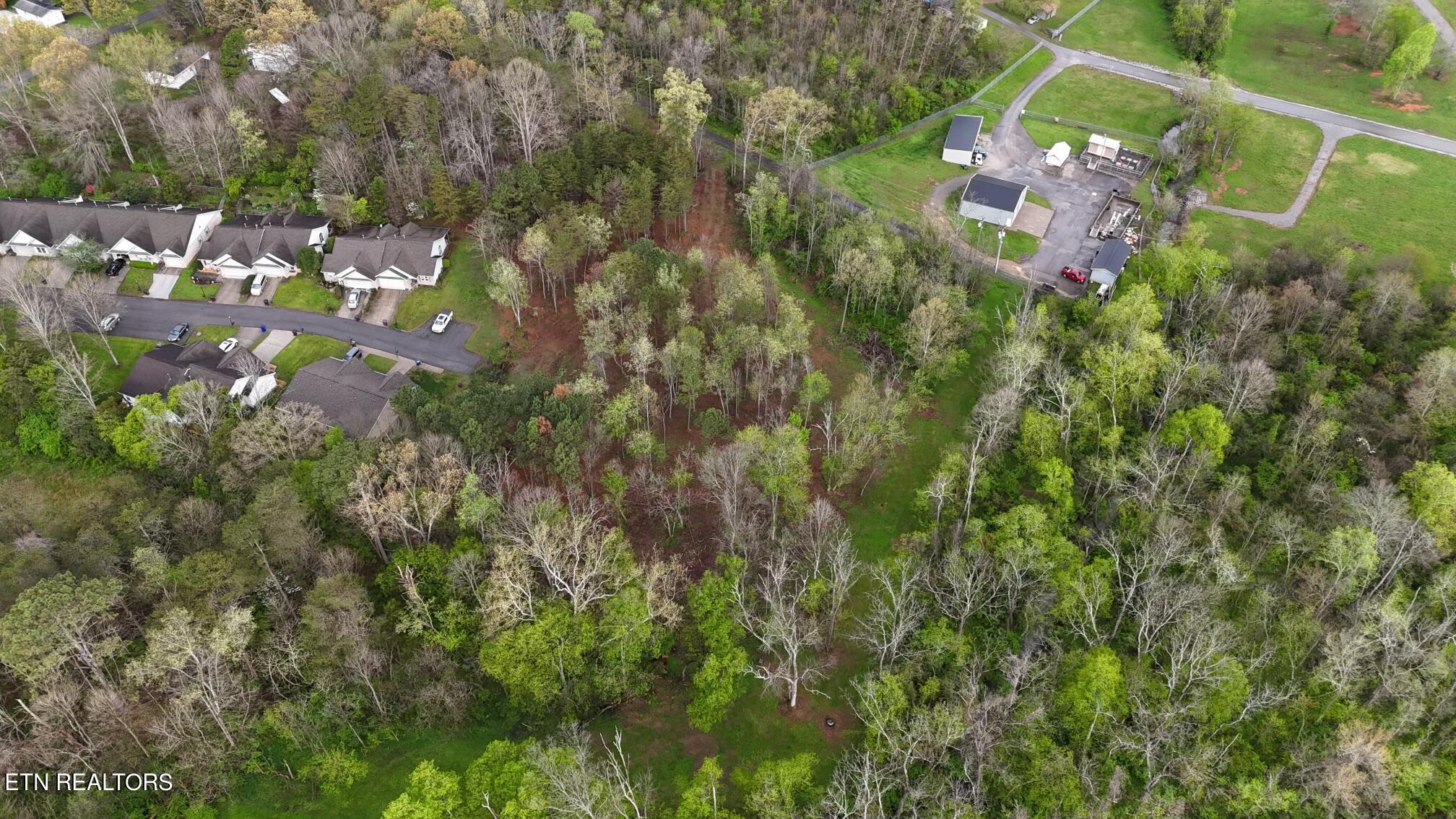 Oak Place Circle Madisonville TN 37354