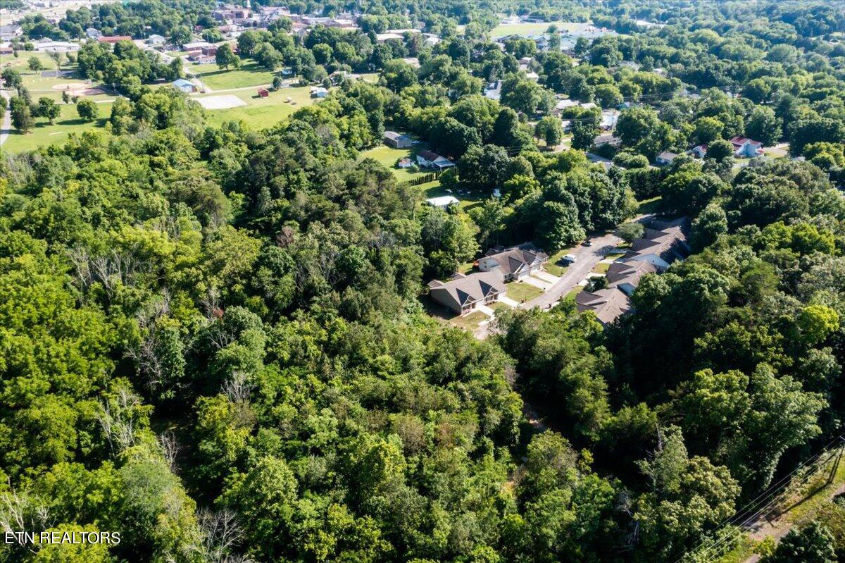 Oak Place Circle Madisonville TN 37354