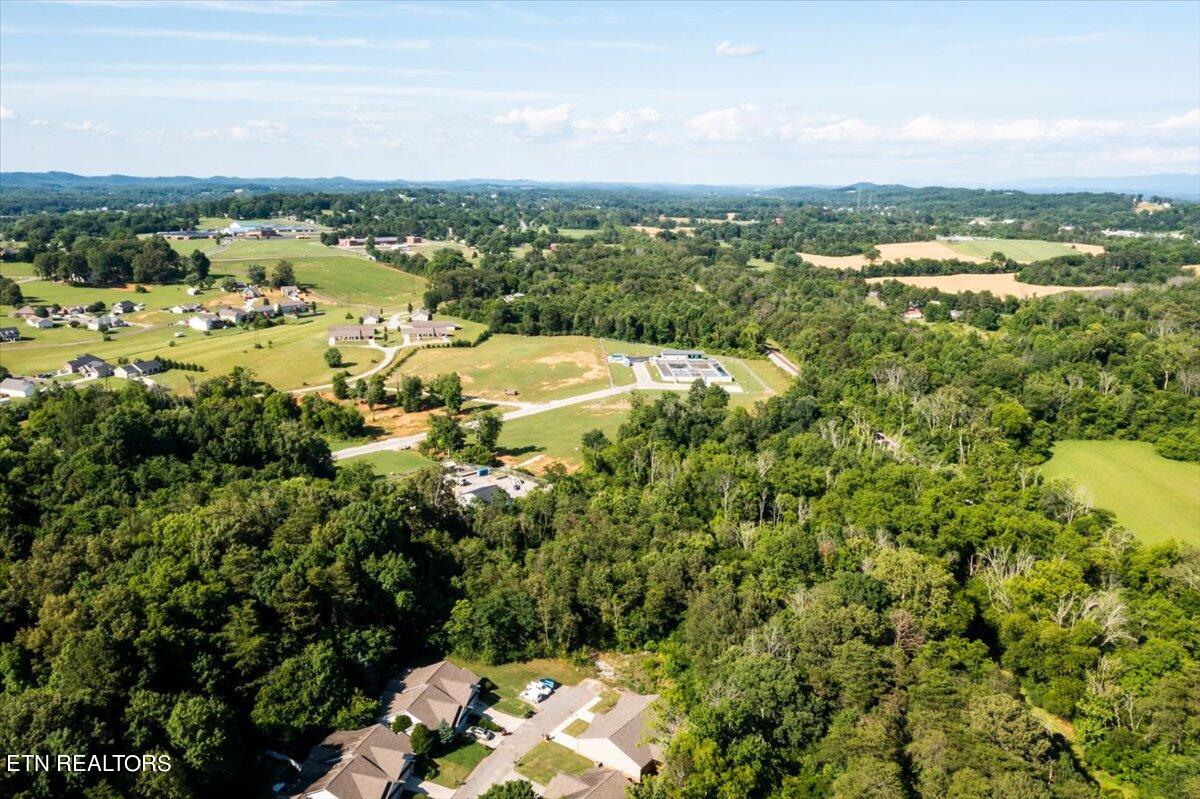 Oak Place Circle Madisonville TN 37354