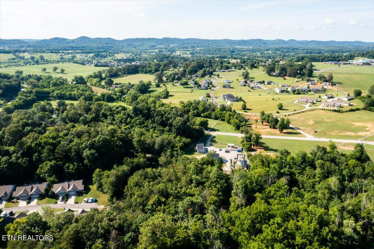 Oak Place Circle Madisonville TN 37354