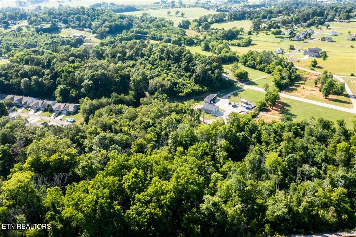 Oak Place Circle Madisonville TN 37354