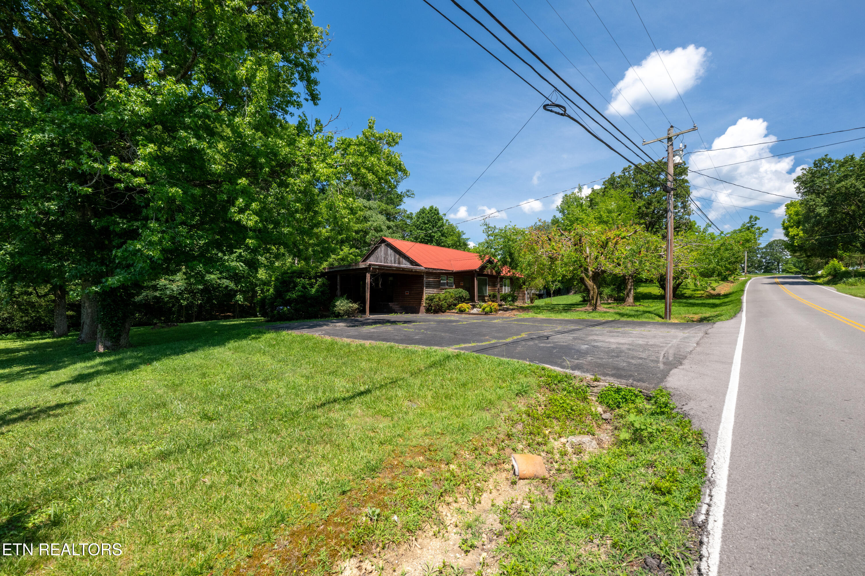 1755 Hawkins Crawford Road Cookeville TN 38501