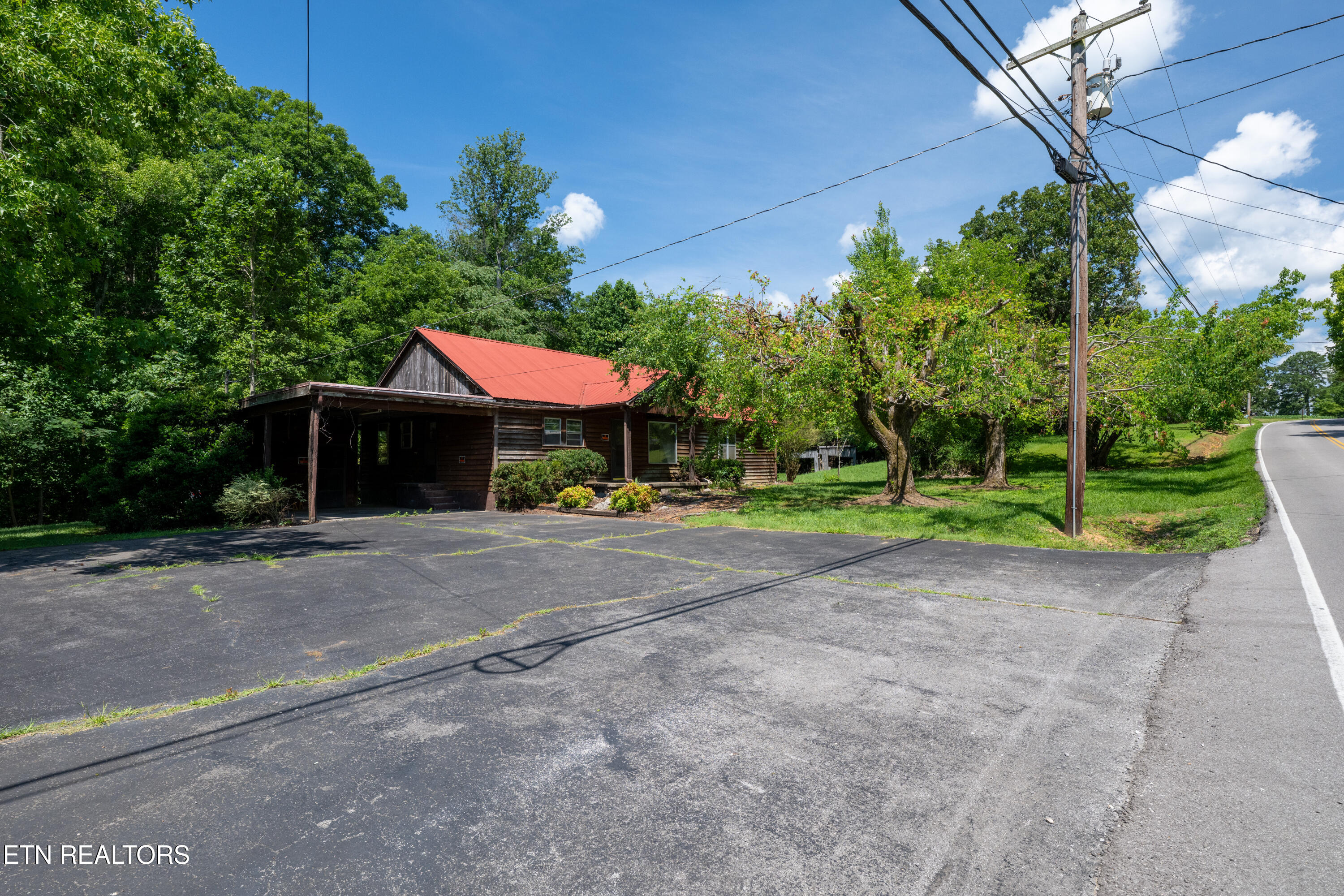 1755 Hawkins Crawford Road Cookeville TN 38501