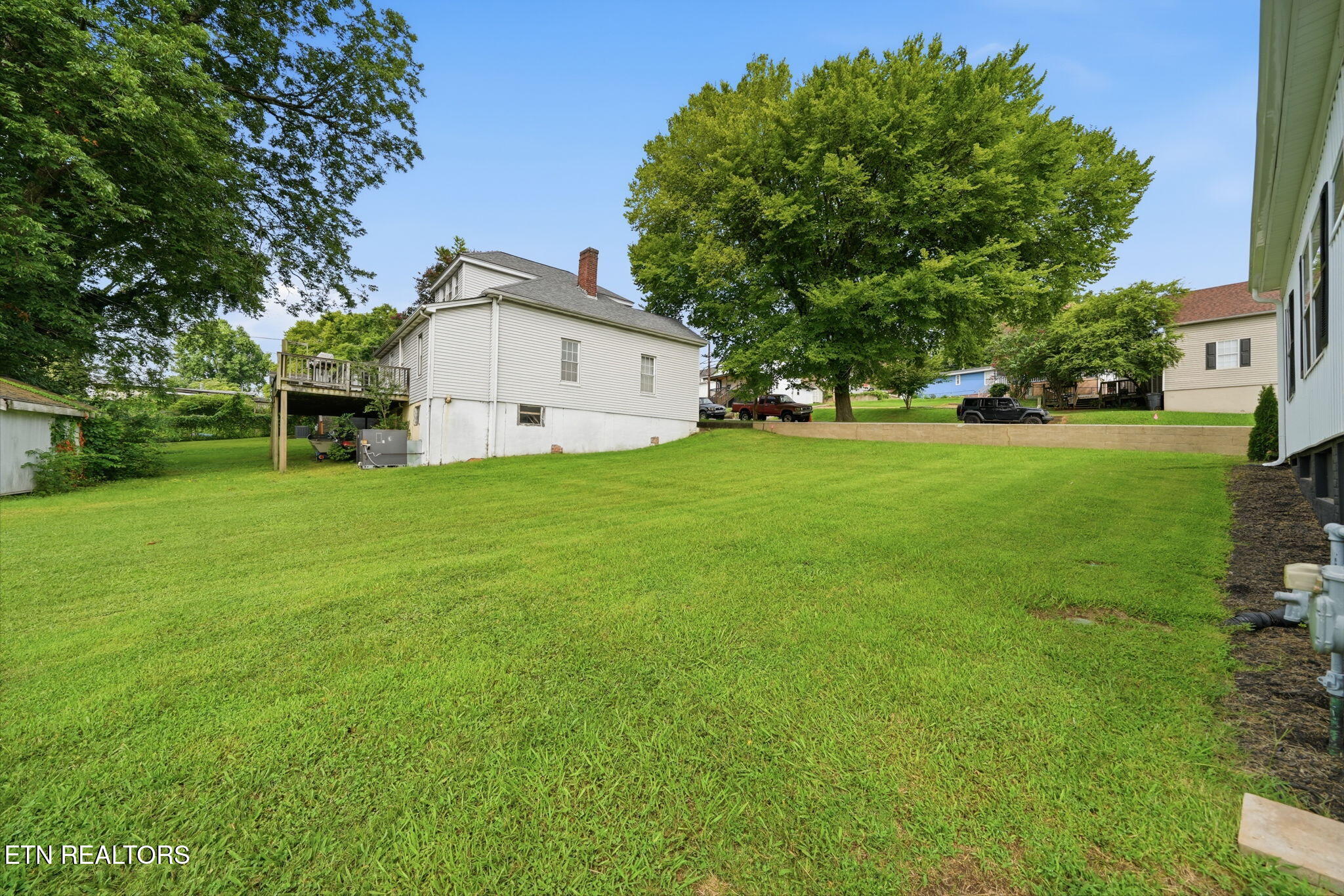 208 E 1st Avenue Lenoir City TN 37771