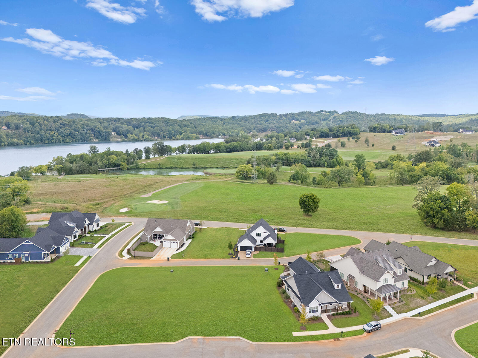 650 Red Fox Run Loudon TN 37774