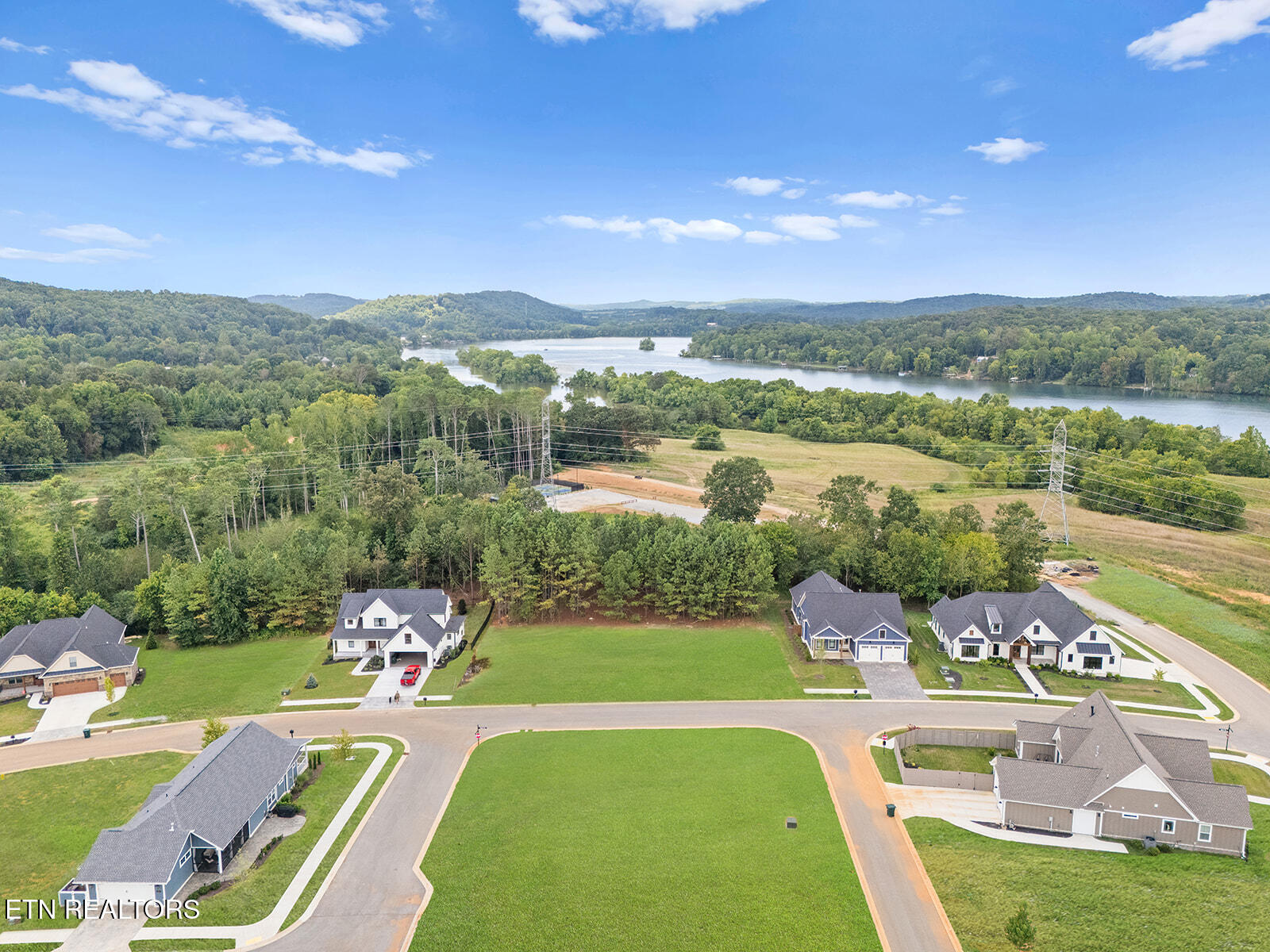 650 Red Fox Run Loudon TN 37774