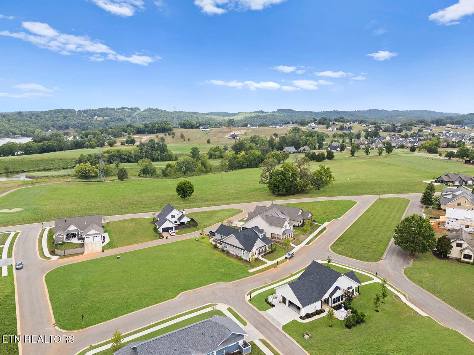 650 Red Fox Run Loudon TN 37774