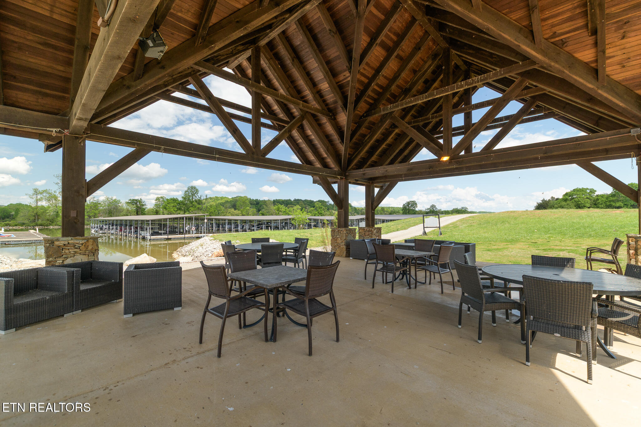 4183 Old Dogwood Trail Loudon TN 37774
