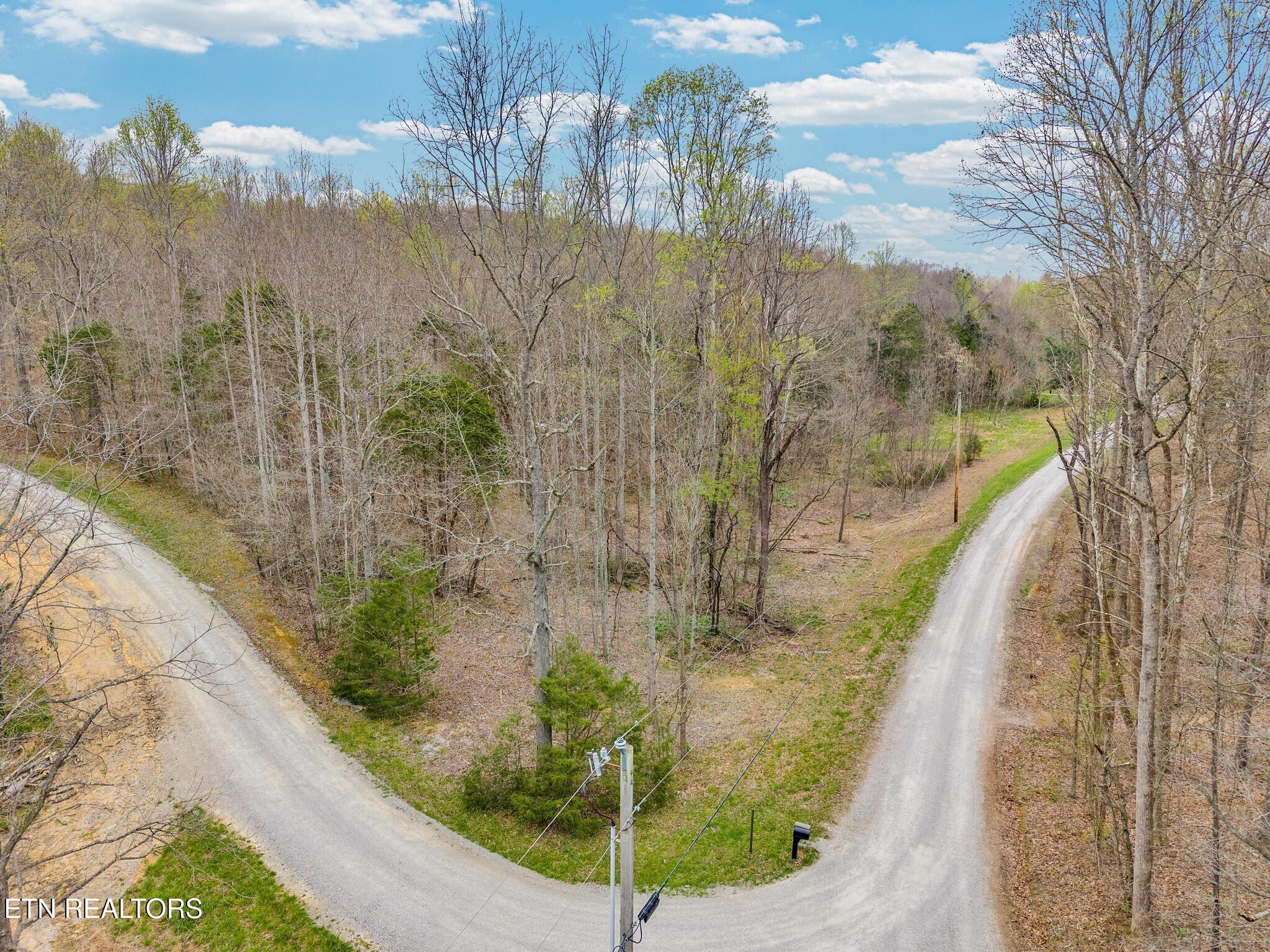 6.12AC Cave Valley Road Byrdstown TN 38549