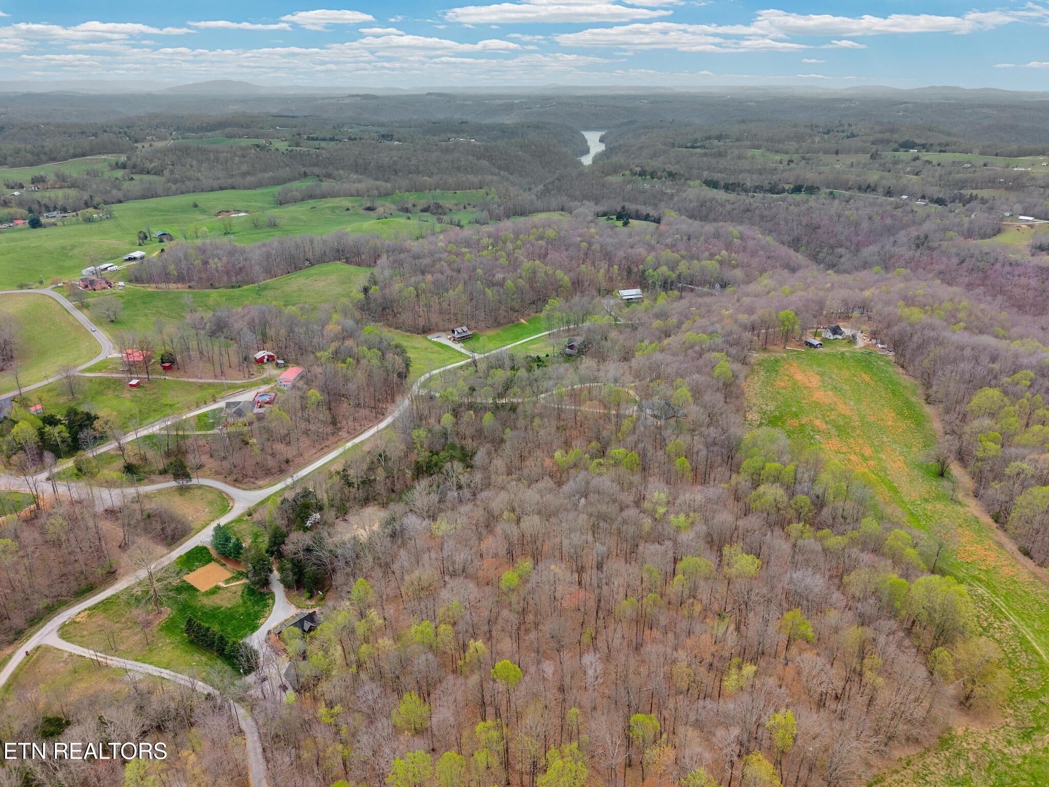 6.12AC Cave Valley Road Byrdstown TN 38549