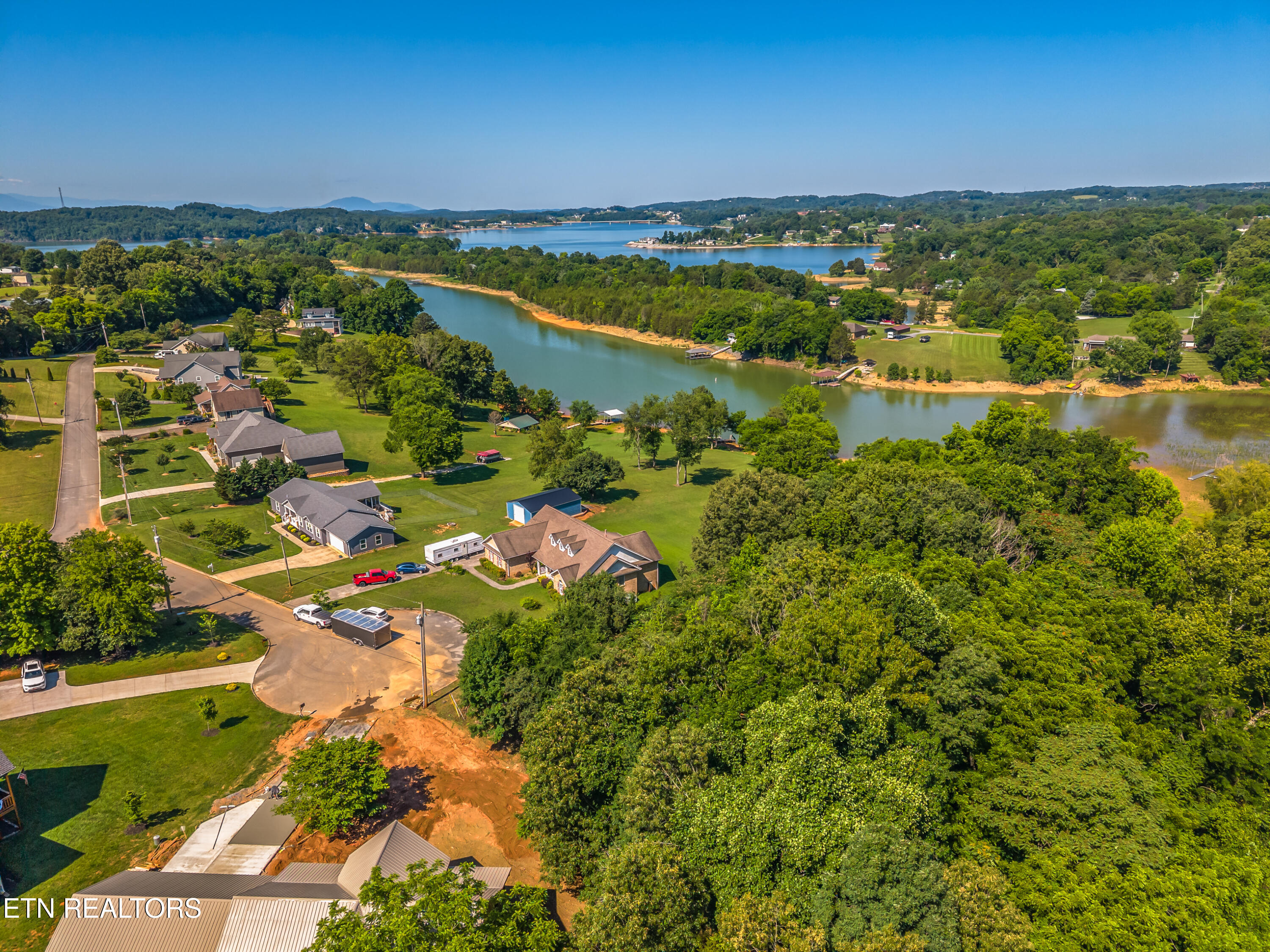 Lot 30 Sullivan Pointe Dandridge TN 37725