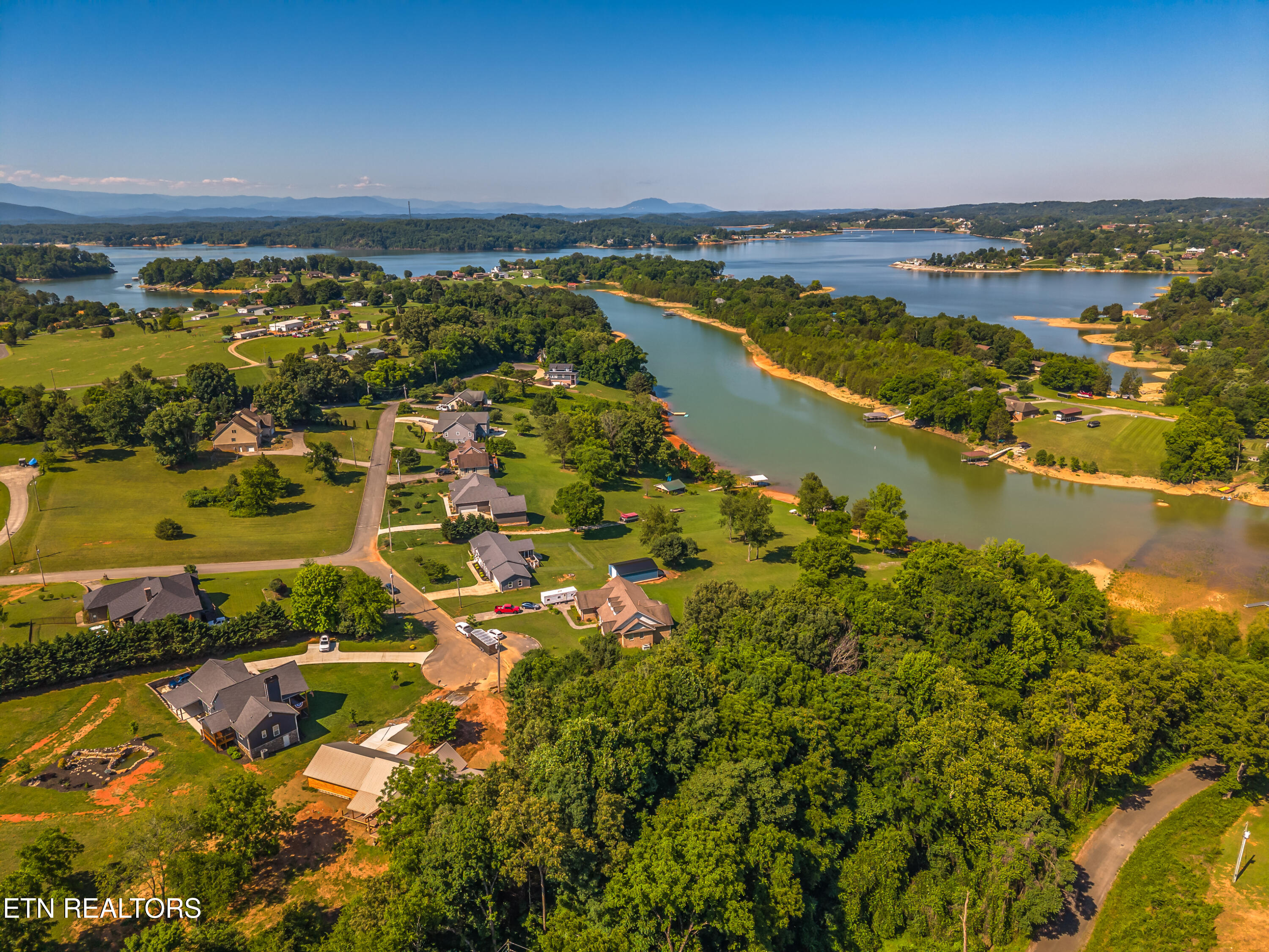 Lot 30 Sullivan Pointe Dandridge TN 37725