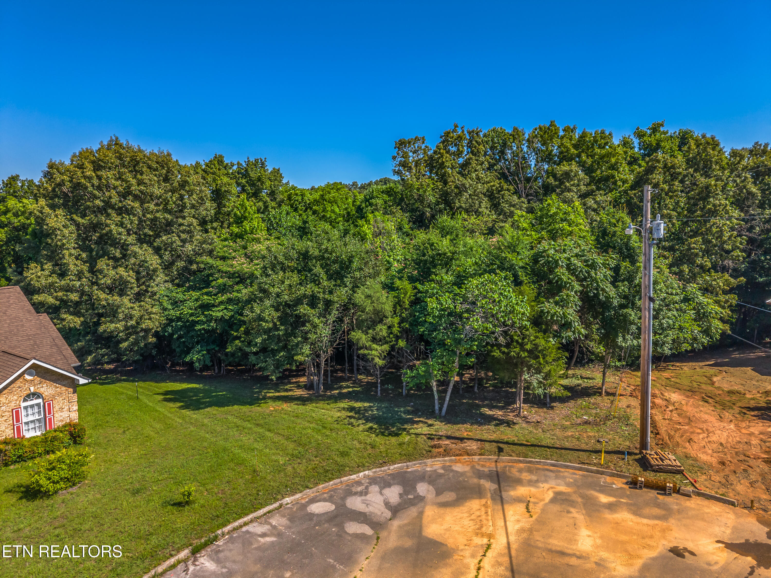 Lot 30 Sullivan Pointe Dandridge TN 37725